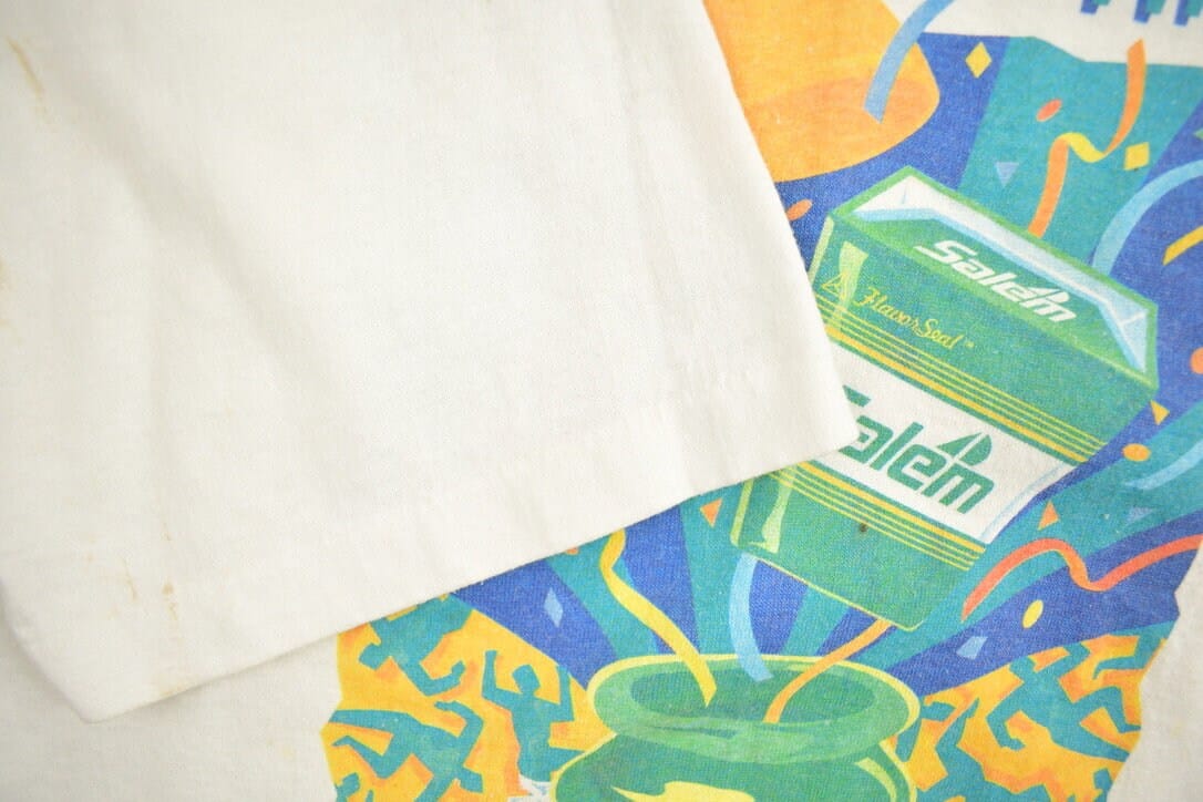 Vintage 1990s Salem Cigarettes "Comin To The Fresh Side" Graphic T-Shirt Men's Large