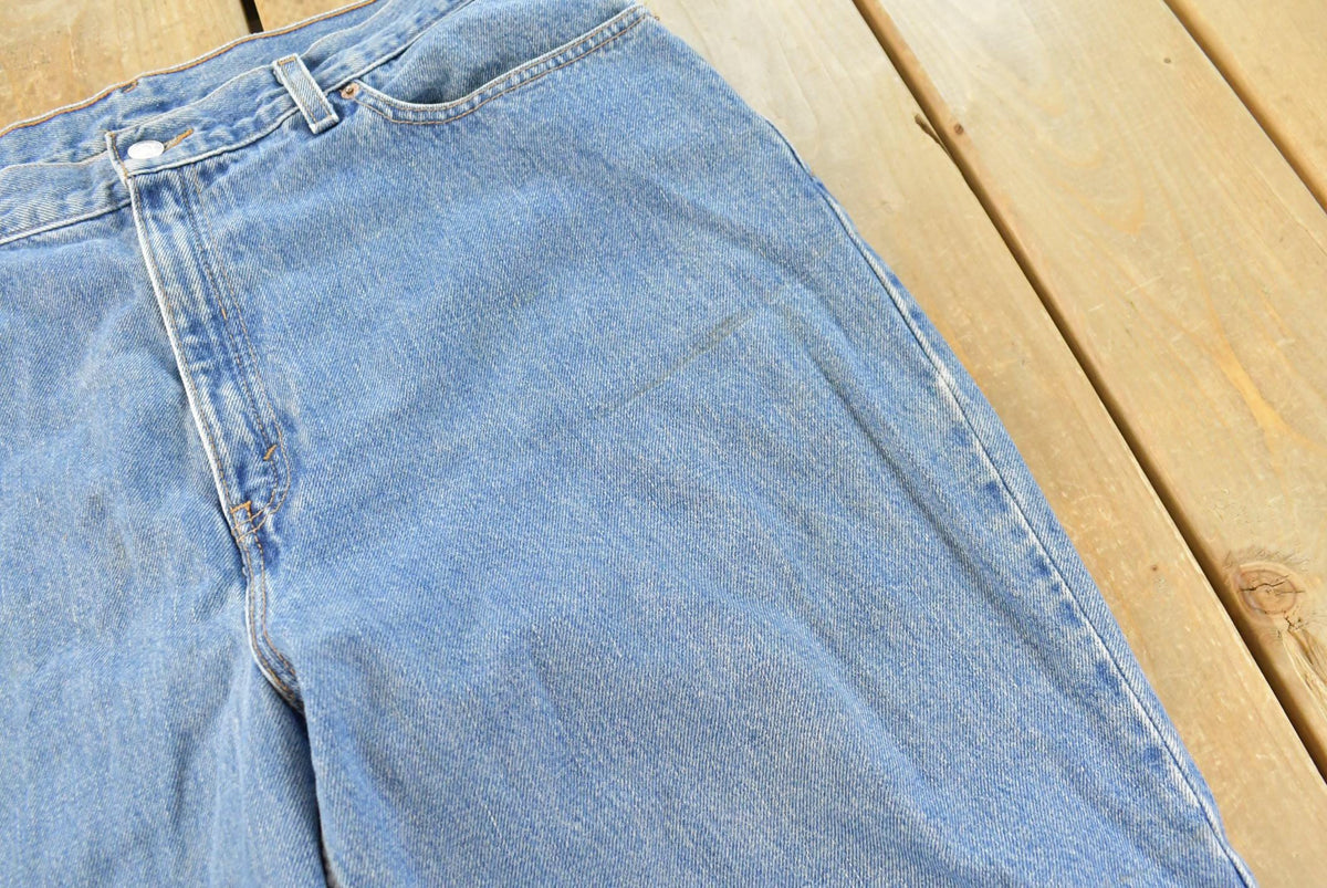 Vintage 2000s Levi's 550 Relaxed Fit Tapered Leg Denim Blue Jeans Women's 33 x 30.5