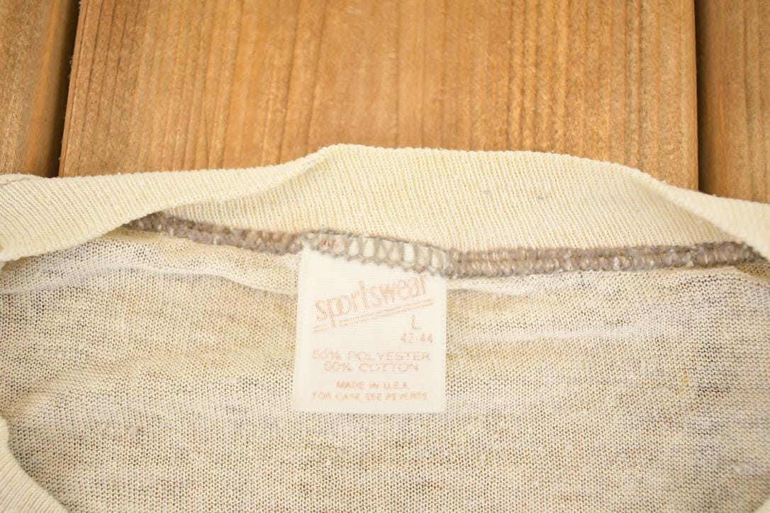 Vintage 80s Orca Graphic Tee, USA Souvenir Shirt (Men's L)