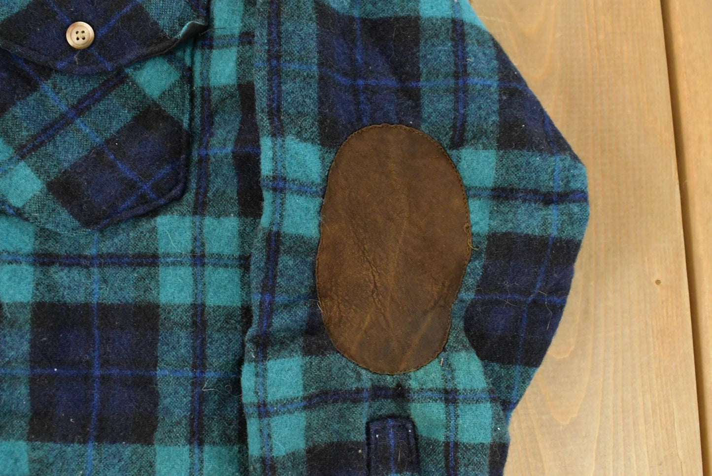 Vintage 1990s Woolrich Plaid Flannel Button Up Shirt Men's XL