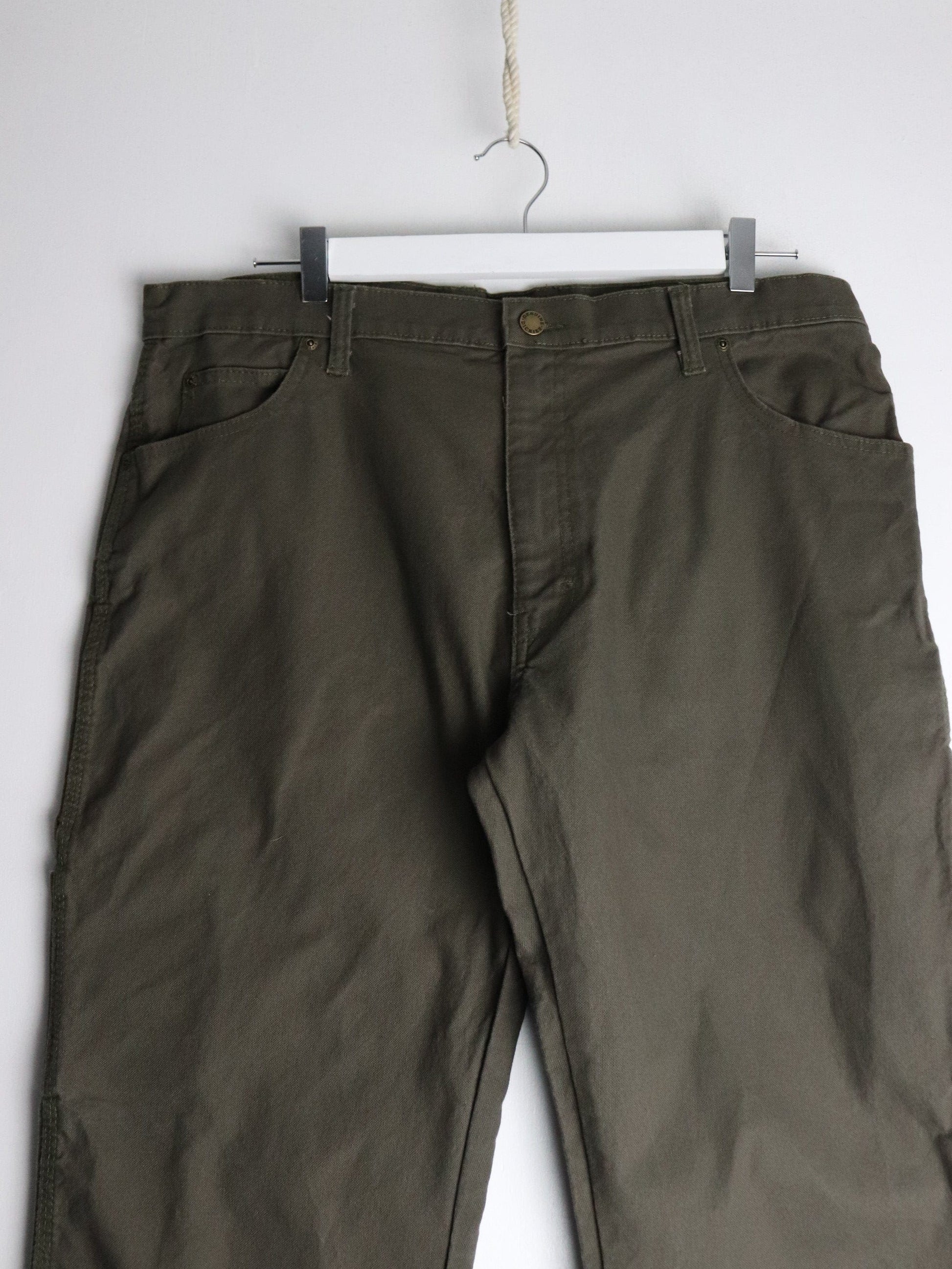 Dickies Pants Fits Mens 37 x 34 Green Work Wear from propervintagecanada