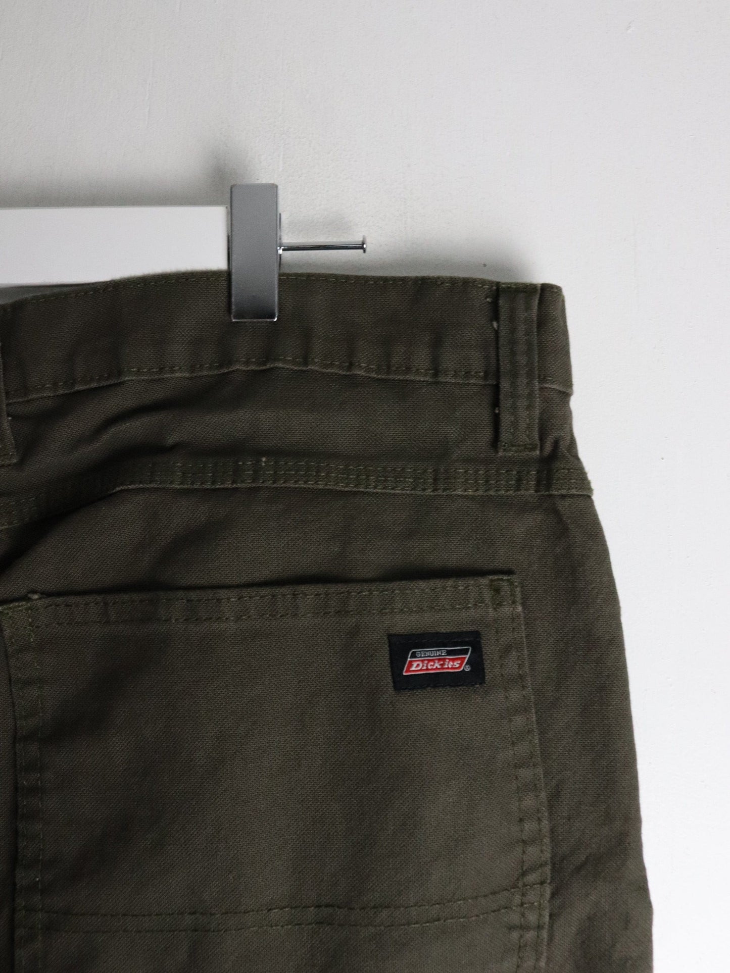 Dickies Pants Fits Mens 37 x 34 Green Work Wear from propervintagecanada