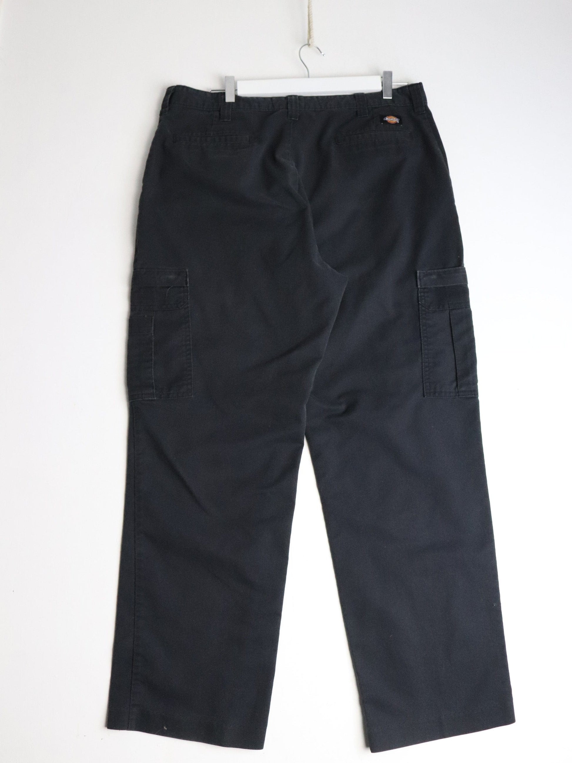 Dickies Pants Fits Mens 38 x 31 Cargo Flex Chino from propervintagecanada