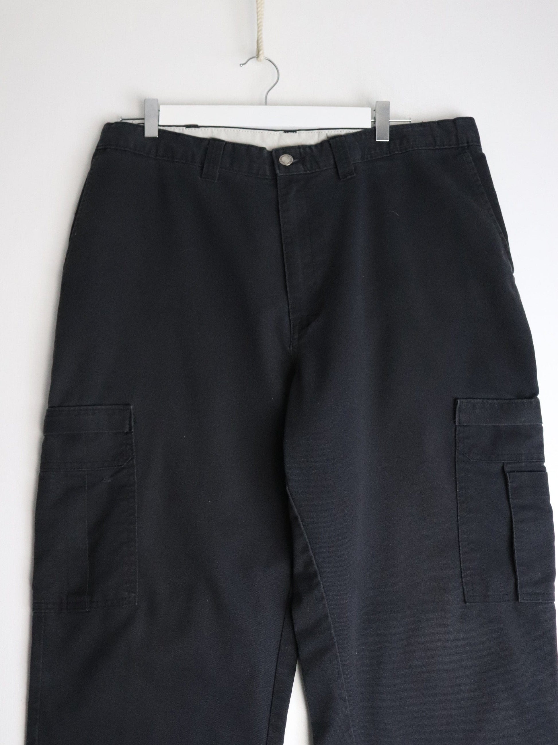Dickies Pants Fits Mens 38 x 31 Cargo Flex Chino from propervintagecanada
