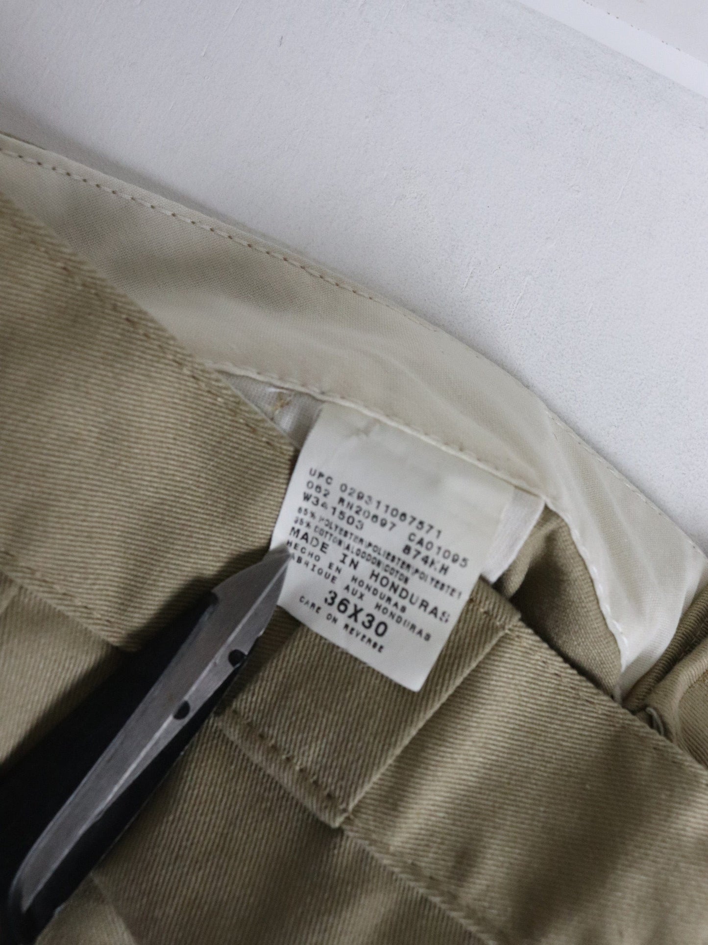 Dickies Pants Mens 36 x 30 Beige Chino from propervintagecanada