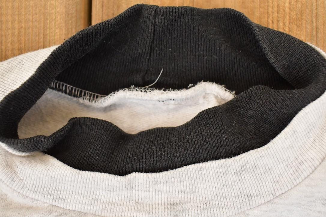 Vintage 1990s Cute Fall Cartoon Puppy Double Collar Graphic Print Crewneck Sweatshirt Womens L