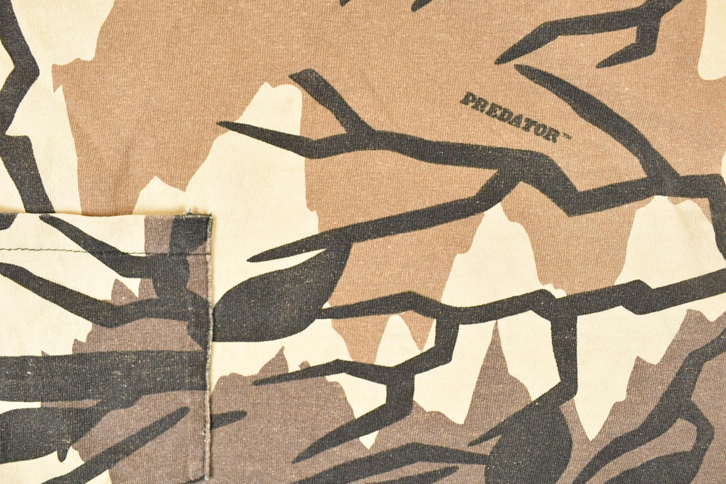 Vintage 1990s Predator AOP Cracked Camo Graphic Print Crewneck Shirt Mens L