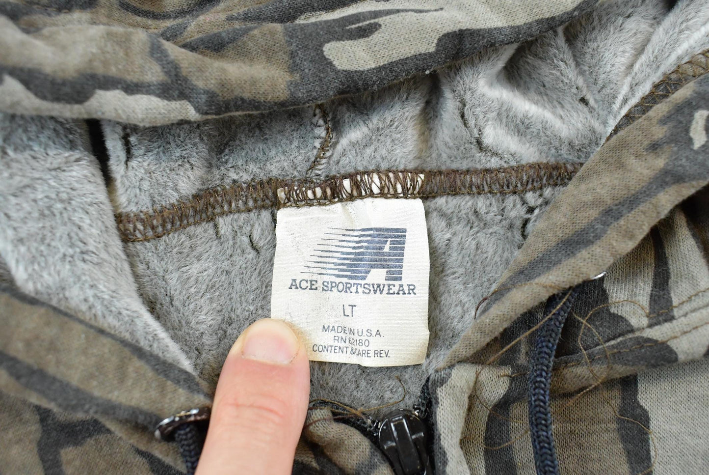 Vintage 1990s Ace Sportswear Realtree Trebark Camo Full Zip Graphic Fleece Lined Hoodie Sweatshirt Men's M