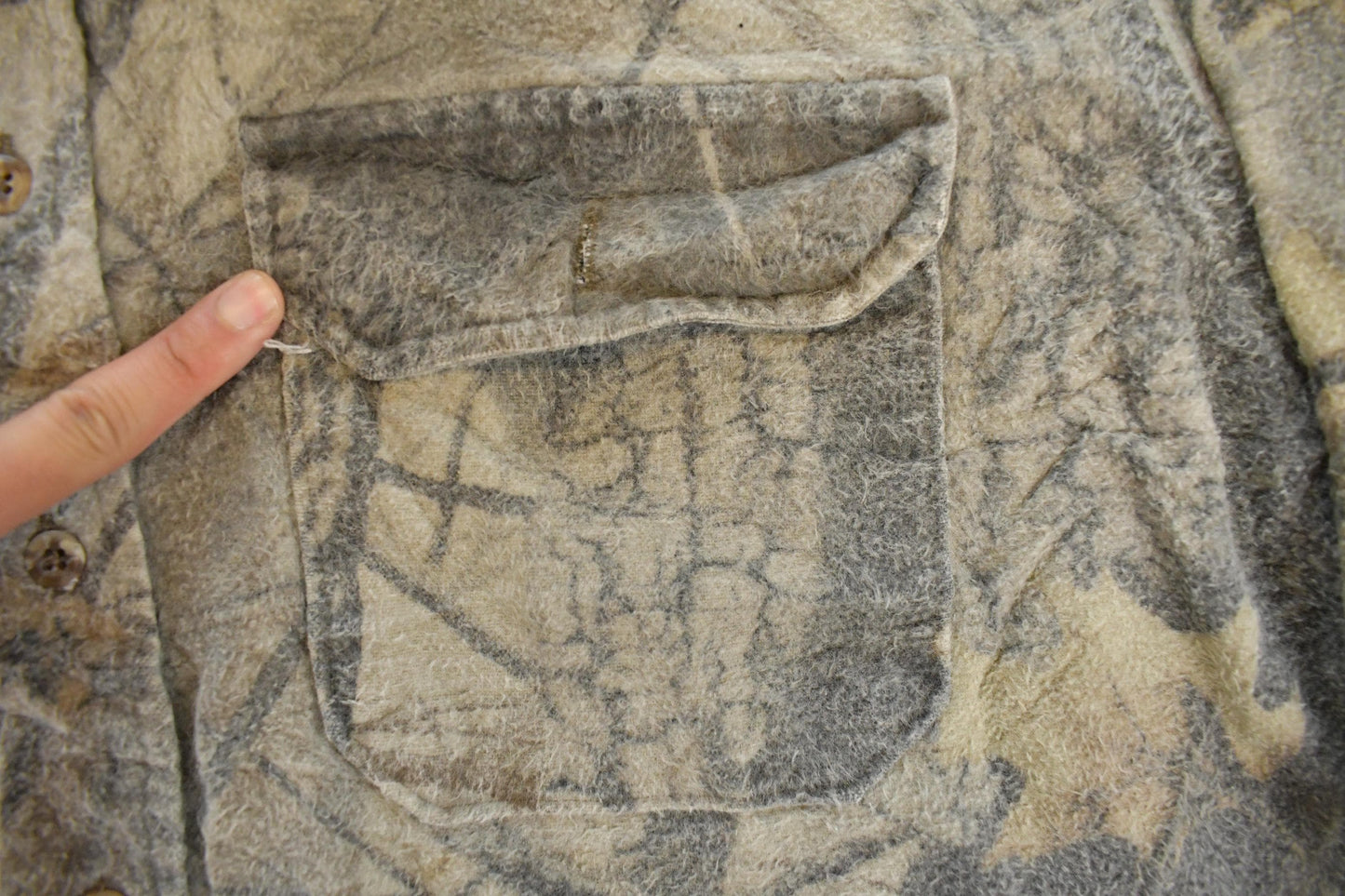 Vintage 1990s Woolrich Real Tree Camouflage Button Up Shirt Men's XL
