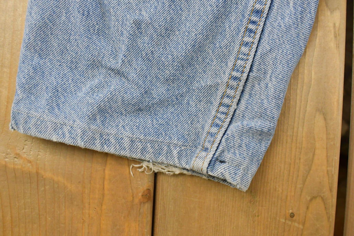 Vintage 1990s Distressed Levi's 560 Loose Fit Denim Blue Jeans Men's 32 x 26.5
