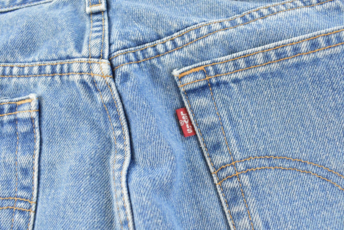 Vintage 2000s Levi's 550 Relaxed Fit Tapered Leg Denim Blue Jeans Women's 33 x 30.5