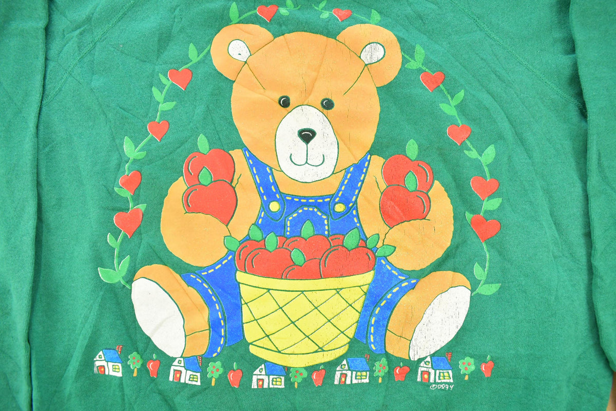 Vintage 1990s Cute Teddy Bear With Apples Graphic Raglan Crewneck Sweatshirt Men's L