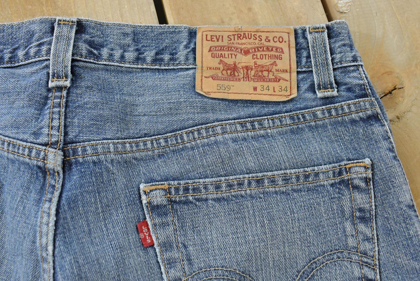 Vintage 2000s Levi's 559 Relaxed Straight Fit Denim Jeans Men's 35 x 34