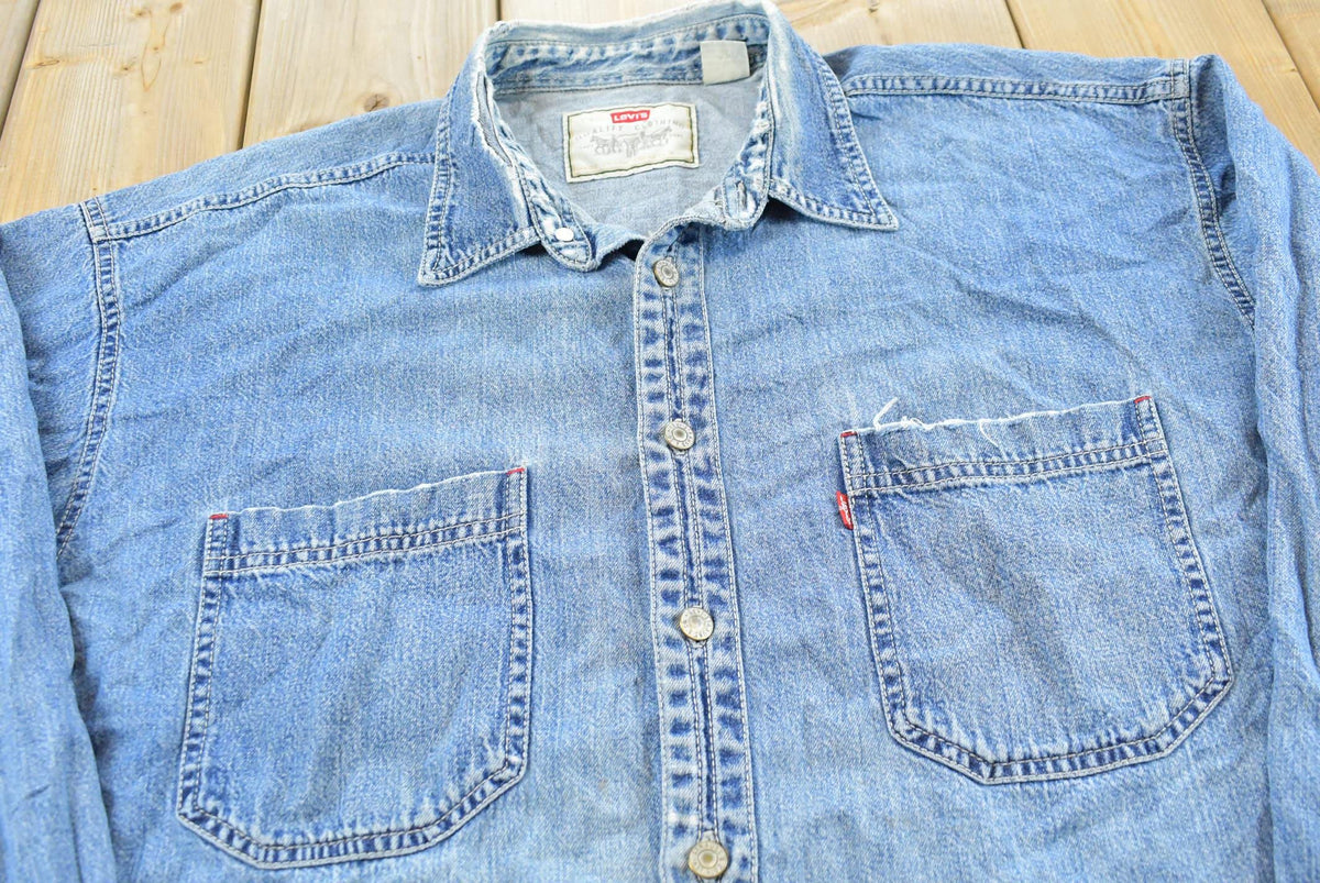 Vintage 1990s Distressed Levis Red Tab Denim Heavyweight Button Up Shirt Men's XL