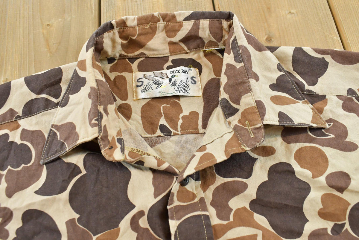 Vintage 1990s Duck Bay Camo Embroidered Button Up Hunting Shirt Men's M