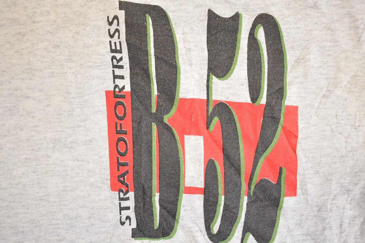 Vintage 1990's B 52 Fly The Heavies Souvenir Airplane T-Shirt Men's XL