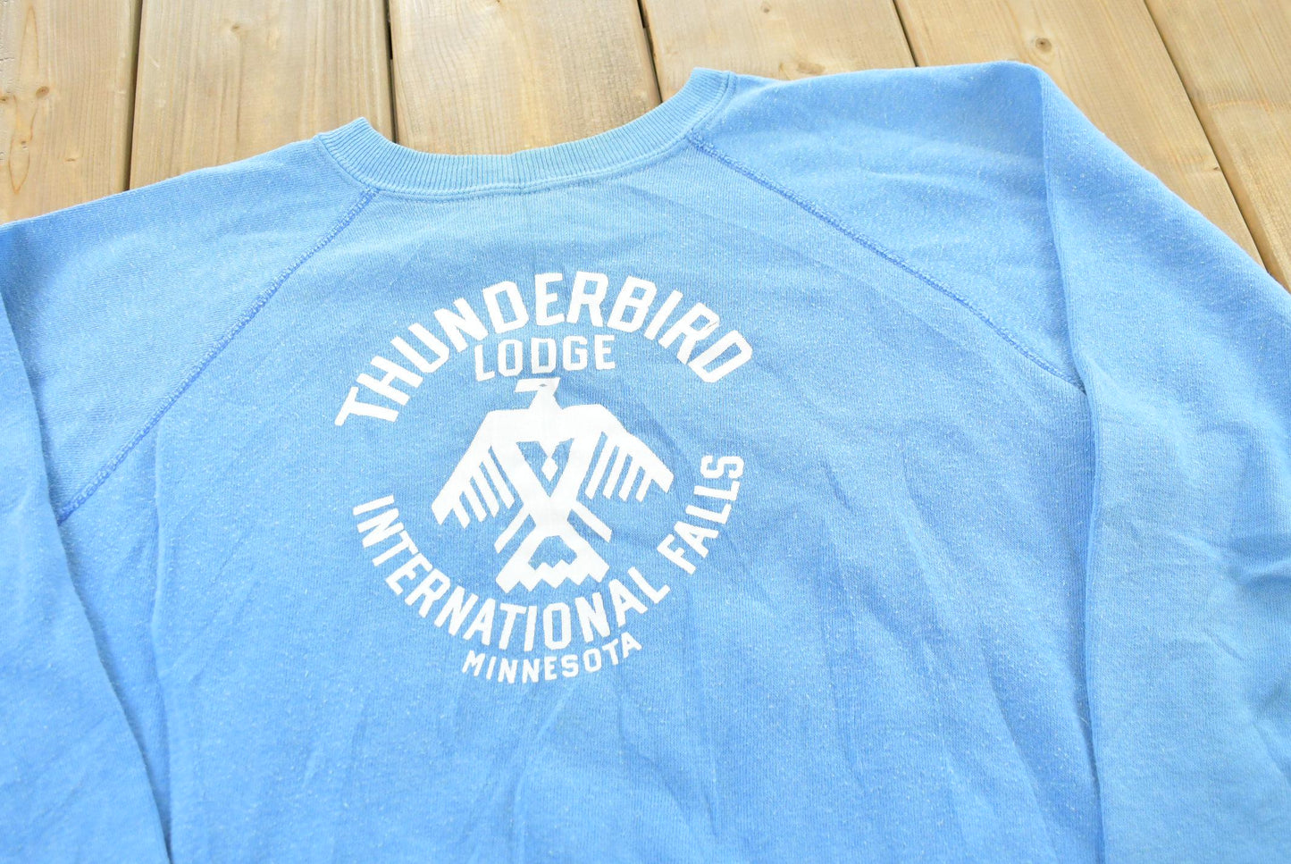 Vintage 1980s Collegiate Pacific Thunderbird Lodge Minnesota Souvenir Travel Crewneck Sweatshirt Mens M
