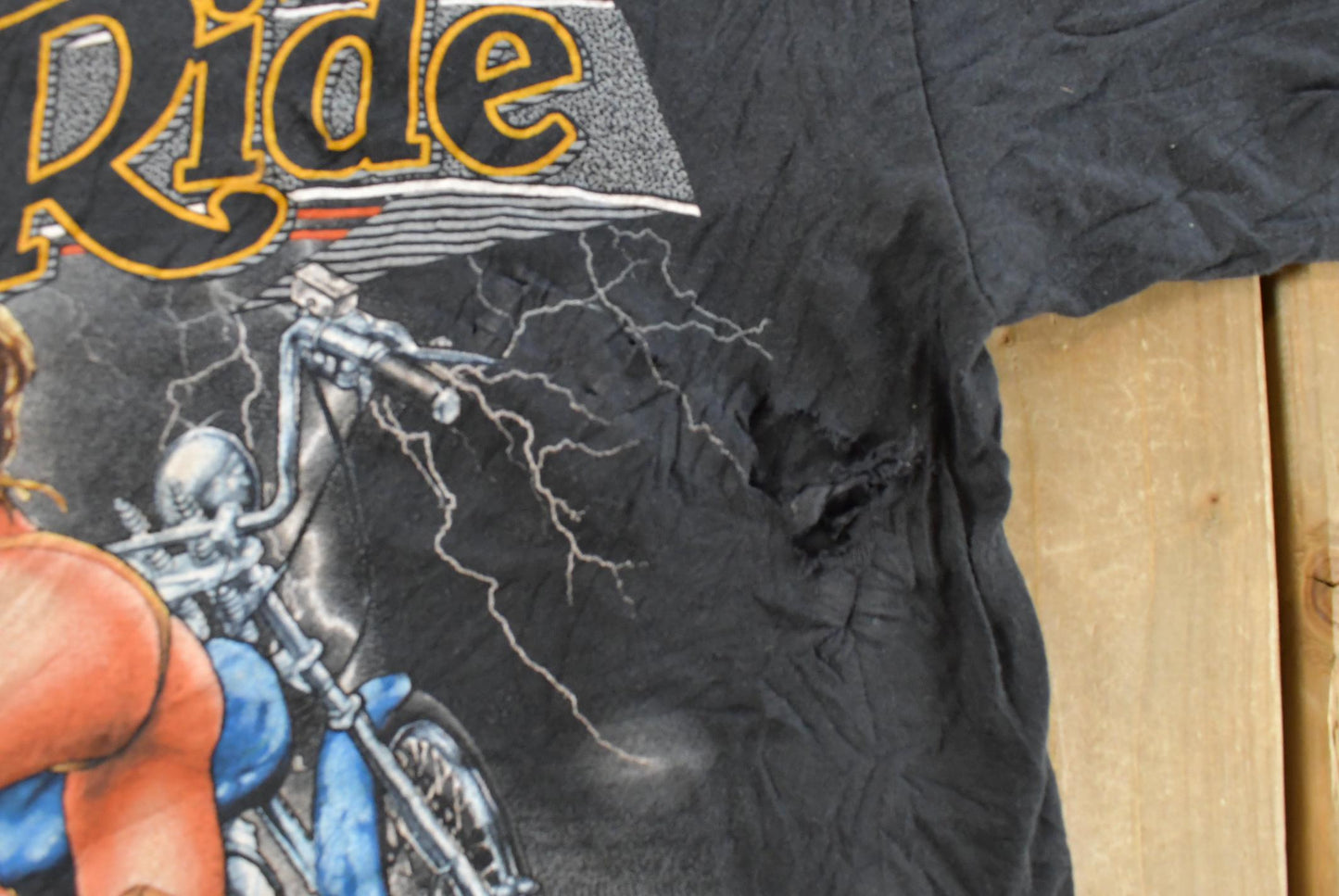 Vintage 1990s Distressed 3D Emblem Motorcycles Ultimate Ride T-Shirt Men's L