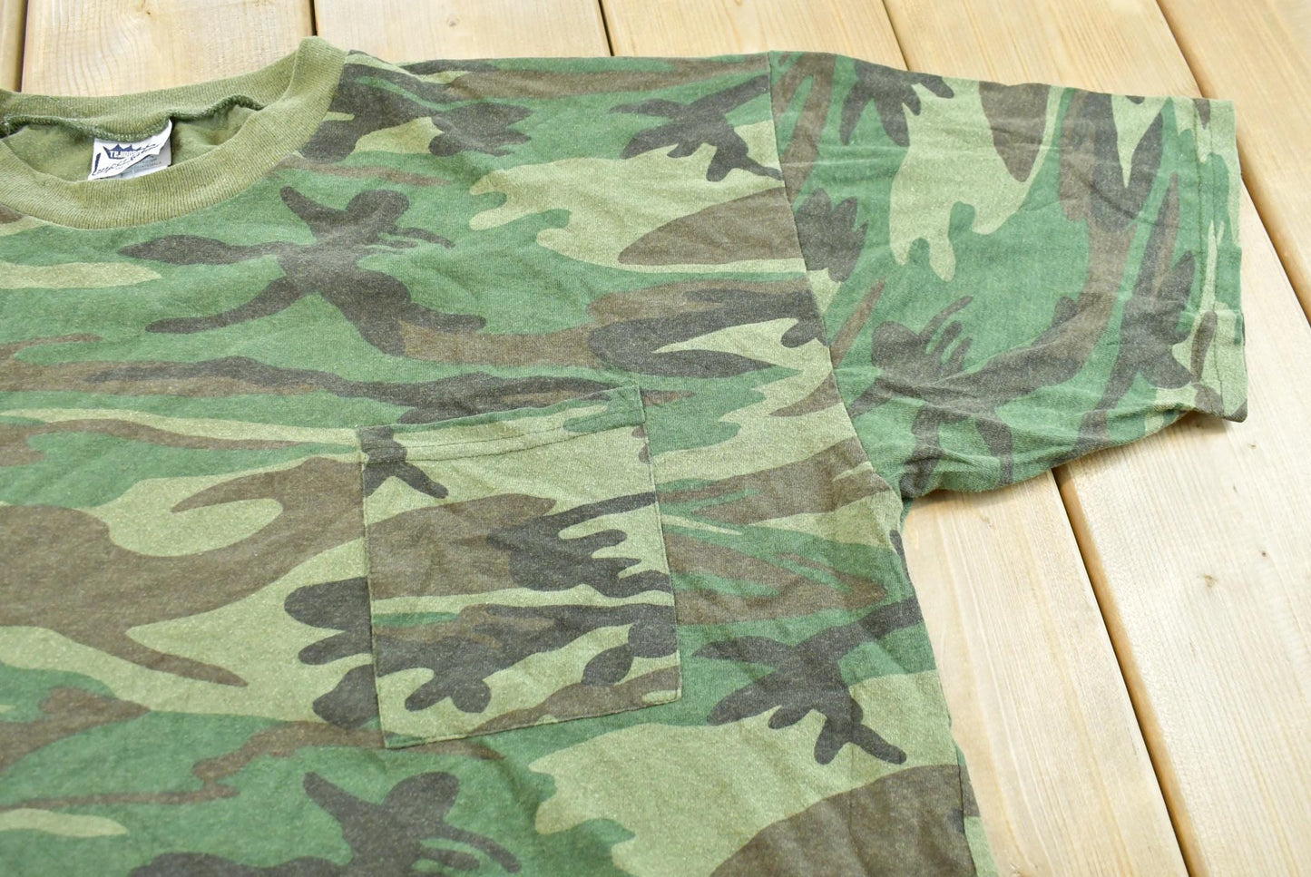 Vintage 1990s Woodland Camo Pocket T-Shirt Men's XL
