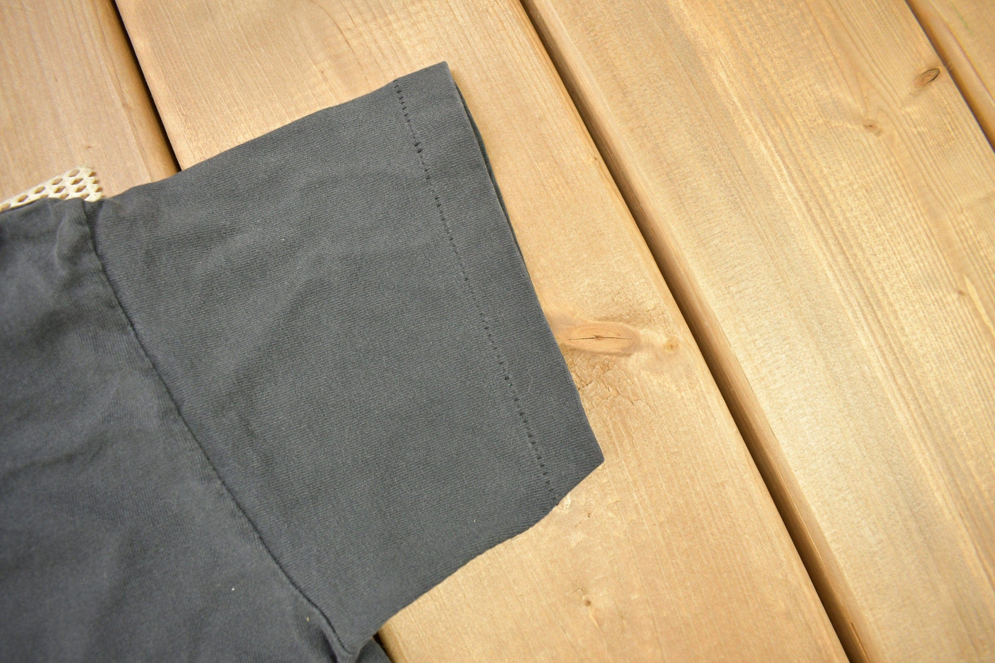 Vintage 1990s Chicago Bulls NBA Triple Threat Jordan Rodman Pippen Graphic T-Shirt Youth M