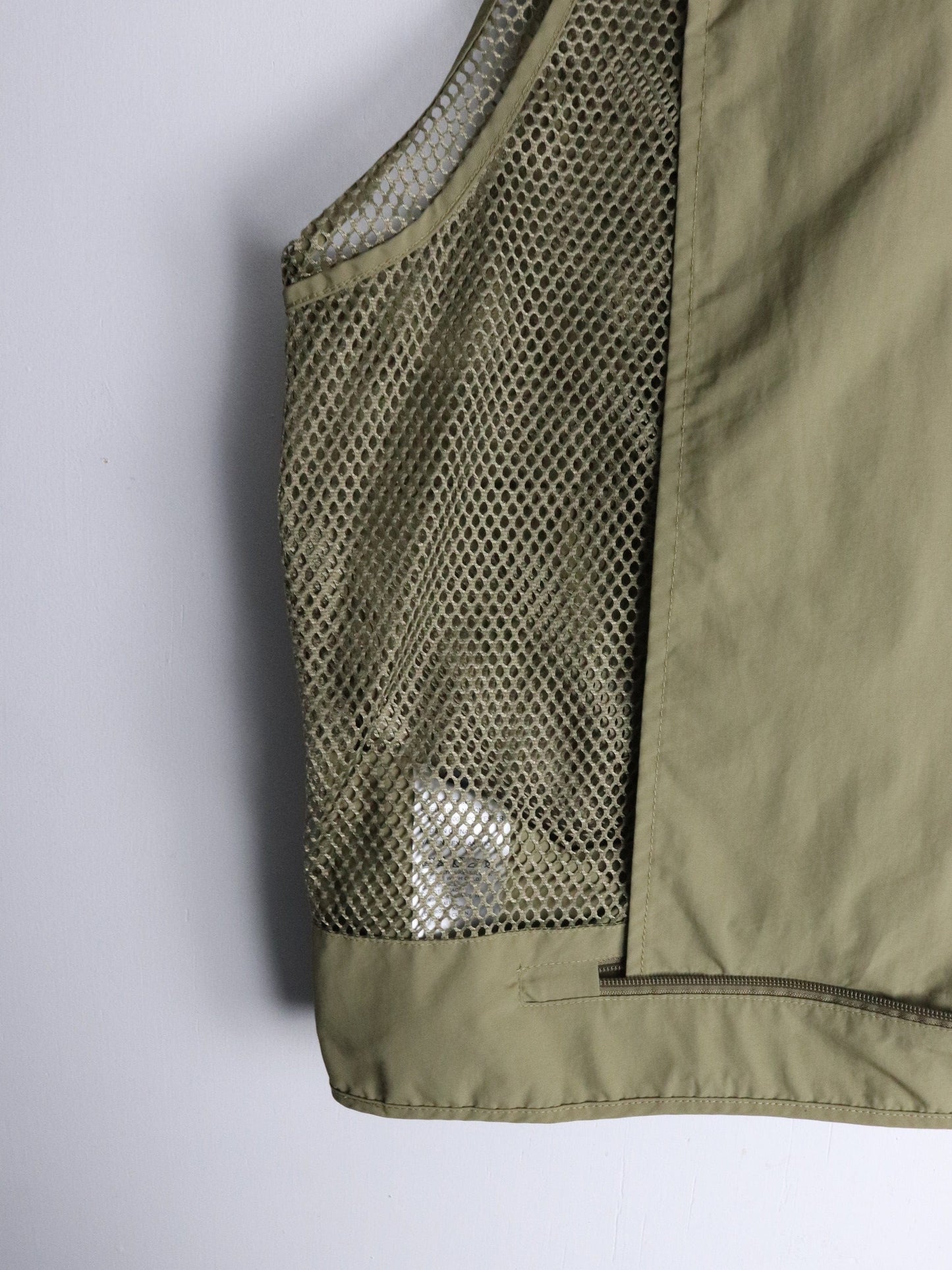 Fishing Vest Fits Mens 2XL Beige Outdoors from propervintagecanada