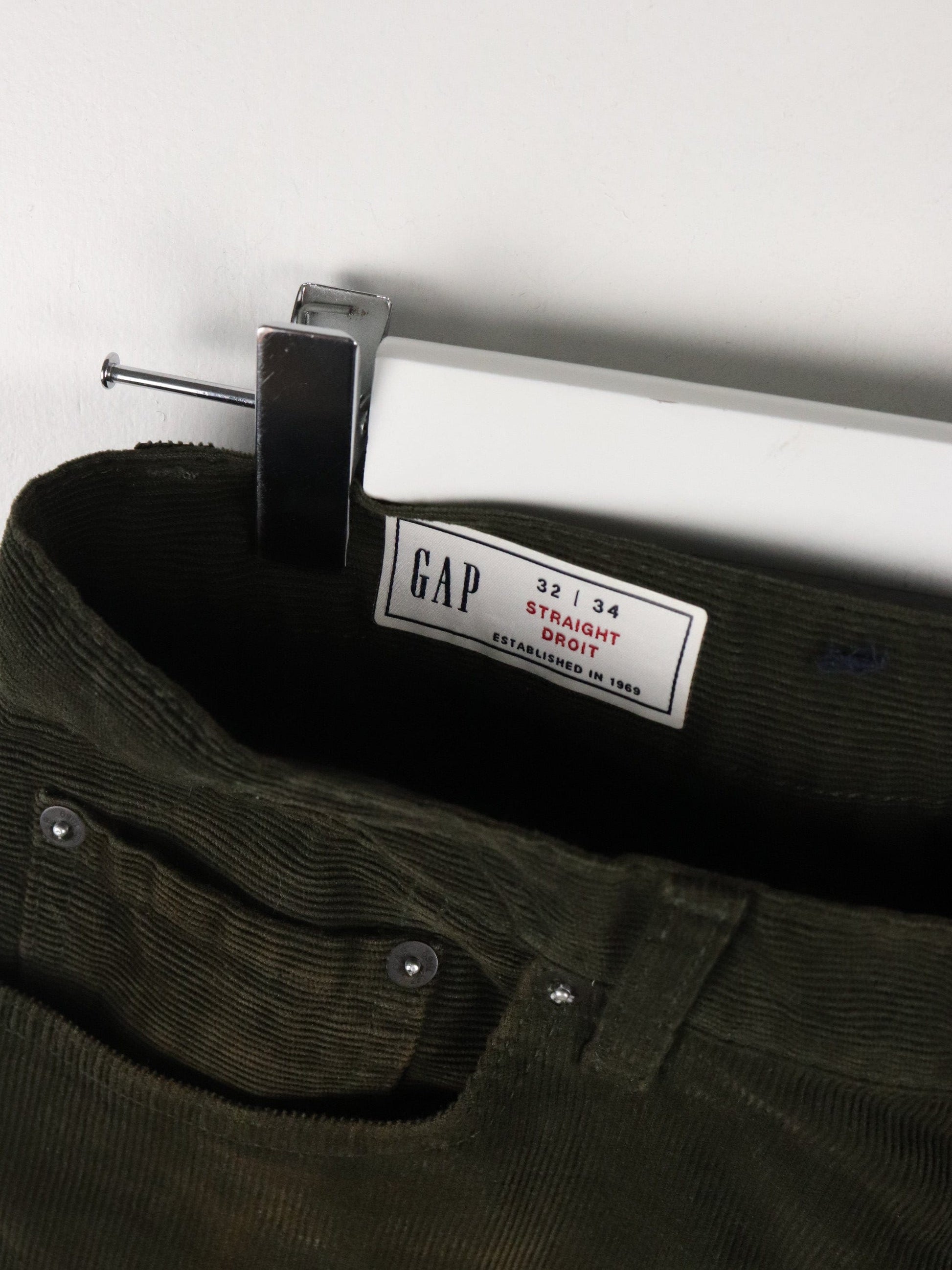 Gap Corduroy Pants Mens 32 x 34 Green Corduroy Straight Fit from propervintagecanada