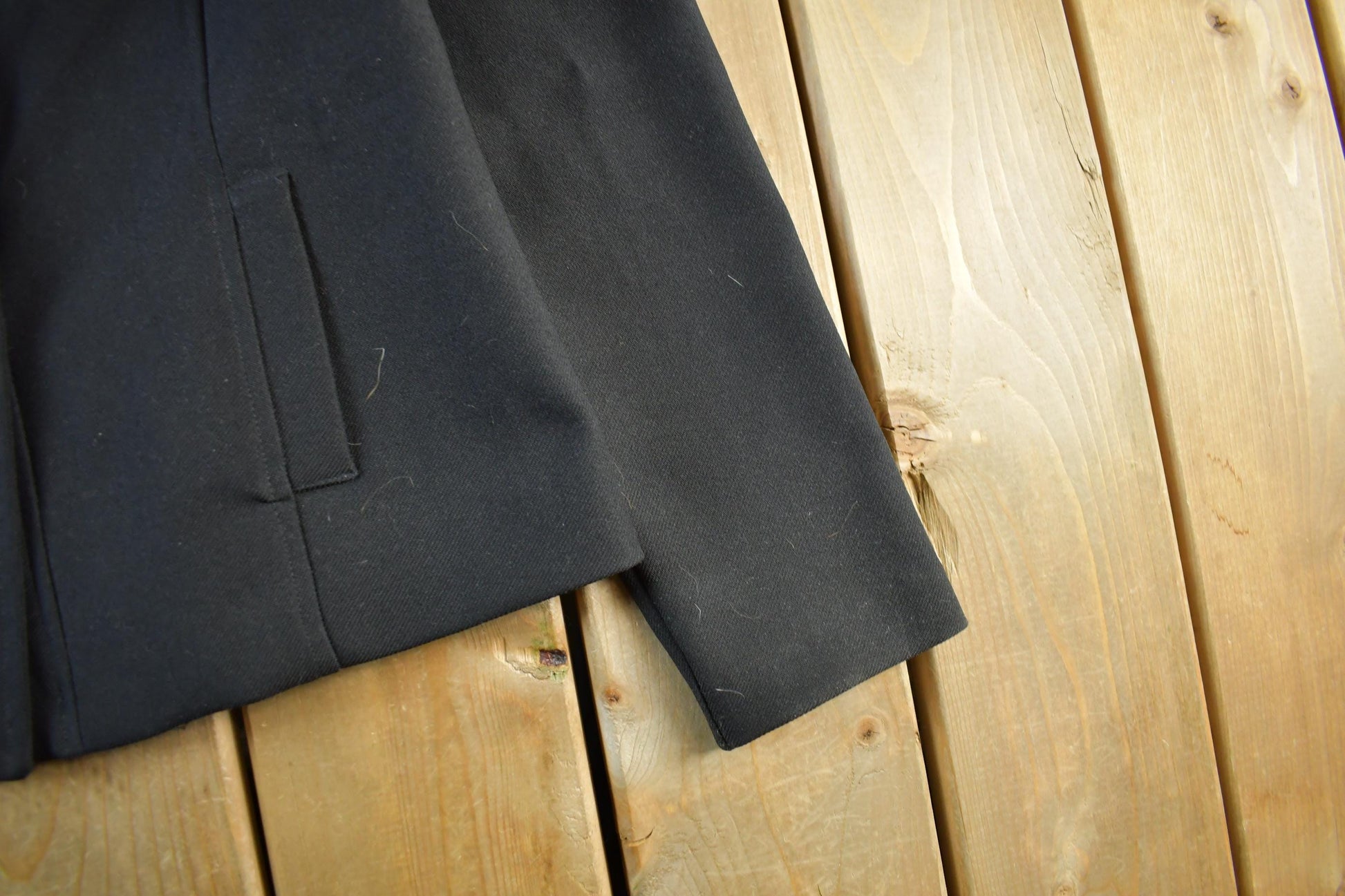 Guess Clothing > Men's Clothing > Shirts & Tees > Oxfords & Button Downs Vintage 1990s Guess Button Up Shirt Jacket Women's S