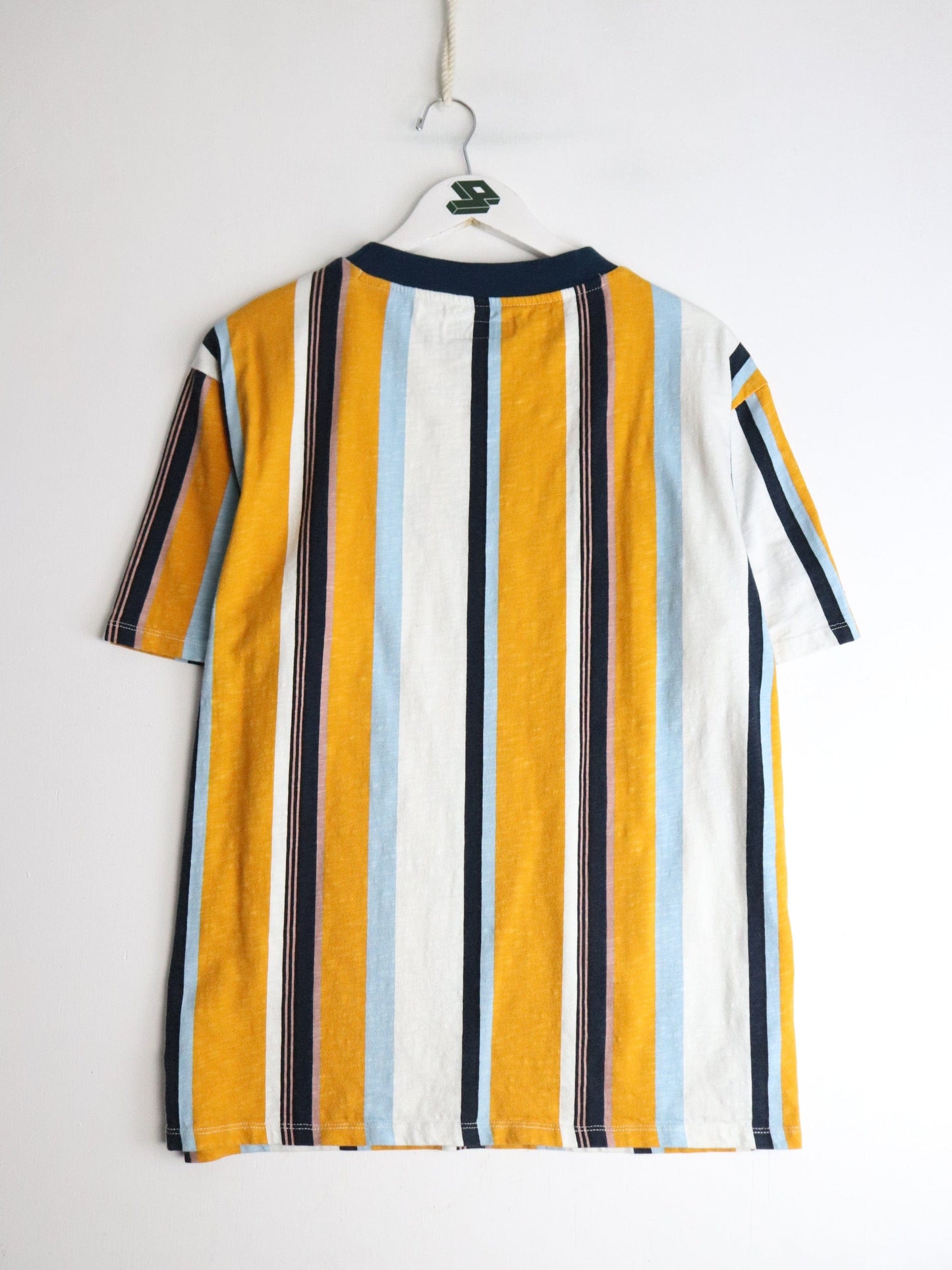 Guess T Shirt Mens Small Yellow from propervintagecanada