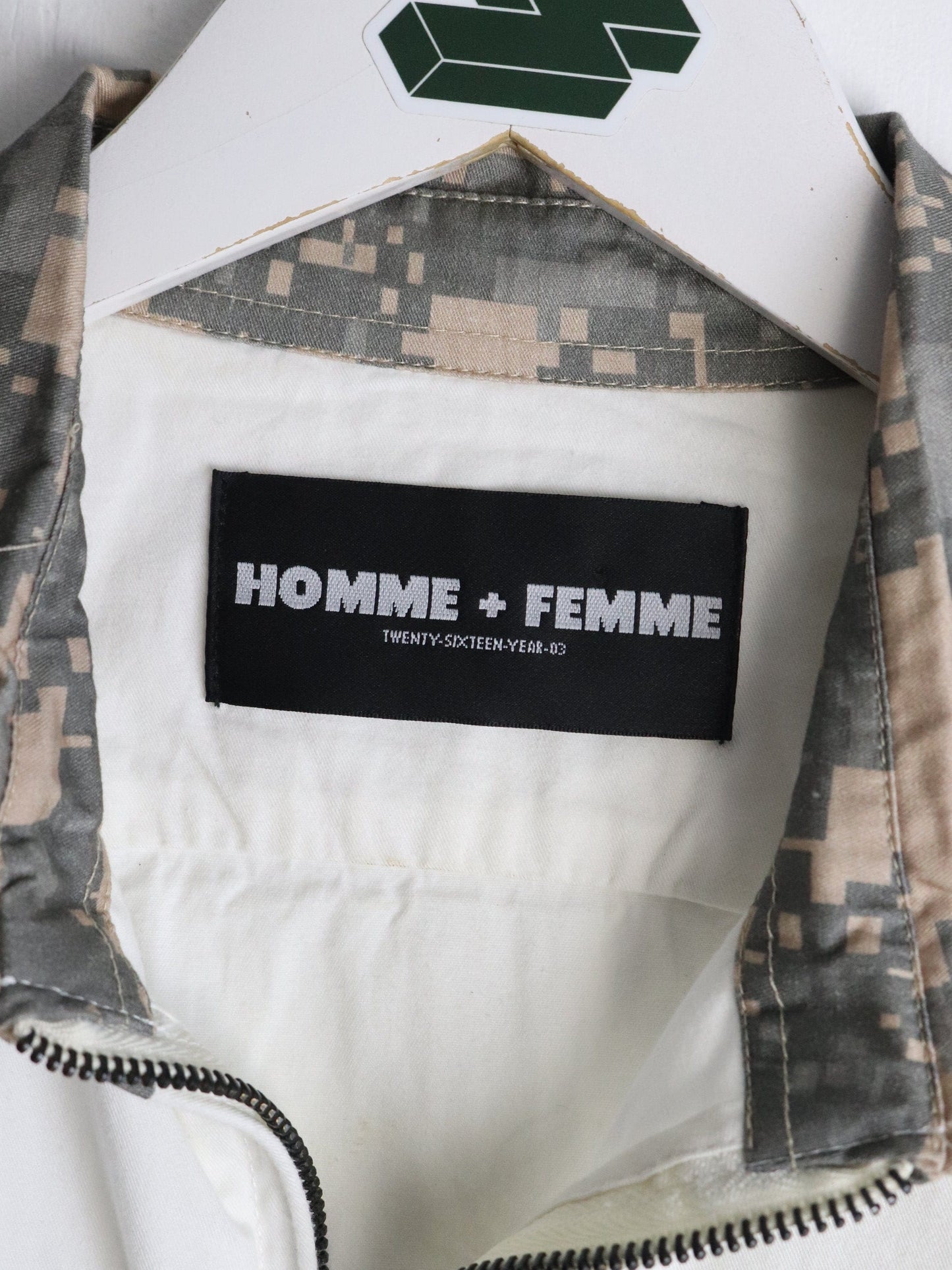 Homme + Femme Shirt Mens Medium White Full Zip Camo from propervintagecanada