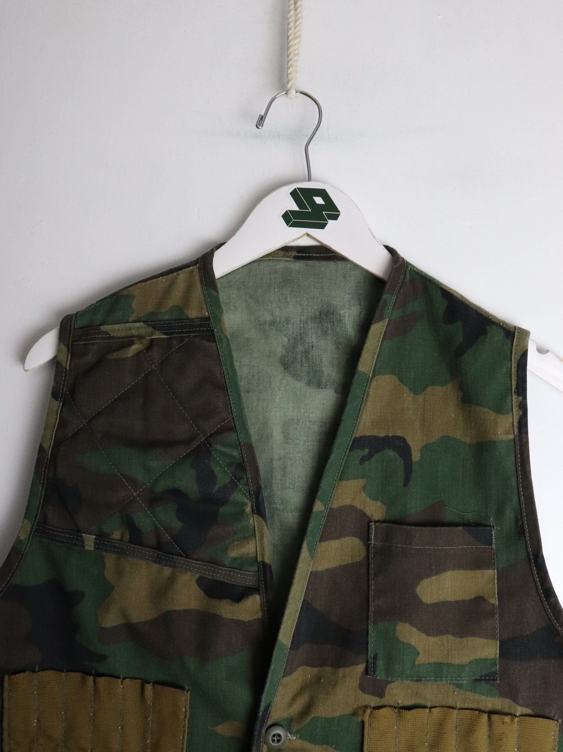 Hunting Vest Mens Medium Green Camo from propervintagecanada