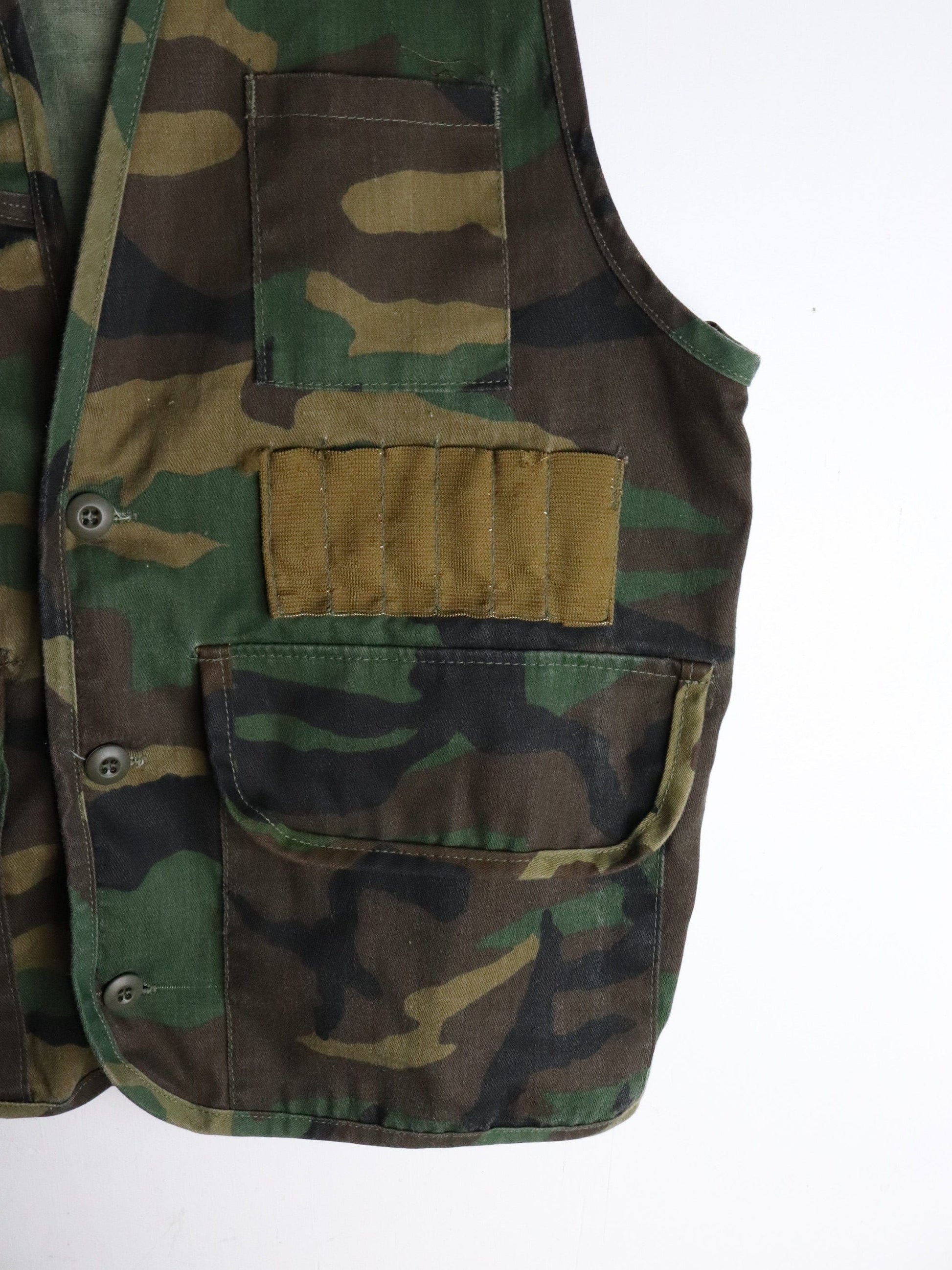 Hunting Vest Mens Medium Green Camo from propervintagecanada