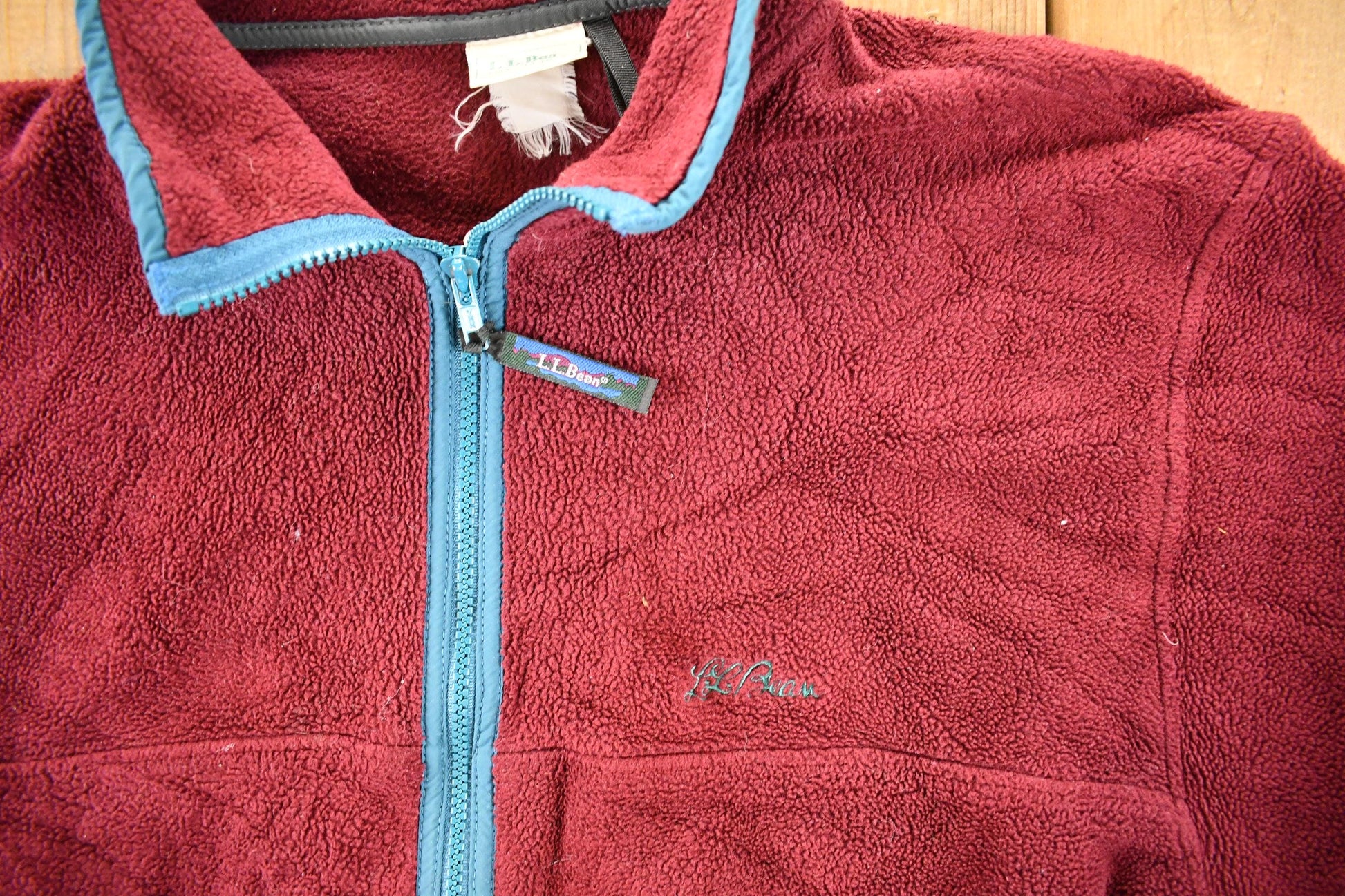 L.L. Bean Clothing > Gender Neutral Adult Clothing > Hoodies & Sweatshirts > Sweatshirts Vintage 1990s LL Bean Fleece Outdoorsman Sweater Mens XL Cropped