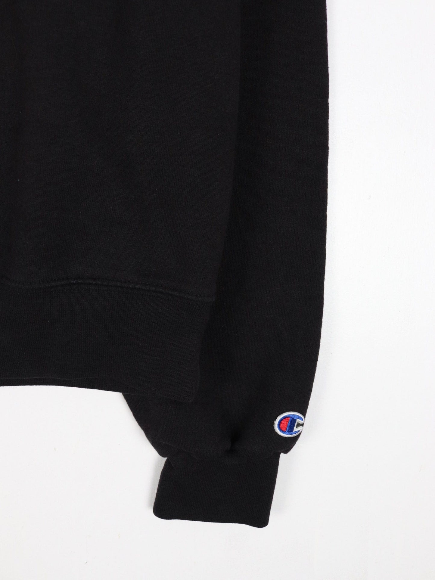 Le Moyne Sweatshirt Mens Small Black College Champion from propervintagecanada