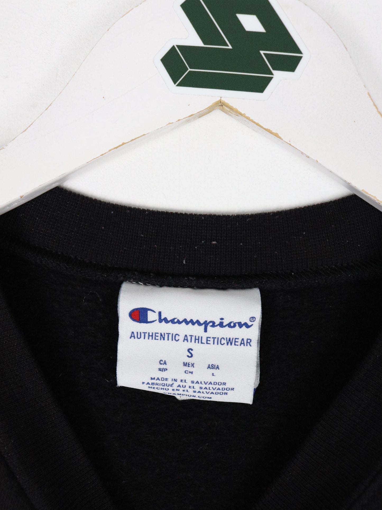 Le Moyne Sweatshirt Mens Small Black College Champion from propervintagecanada