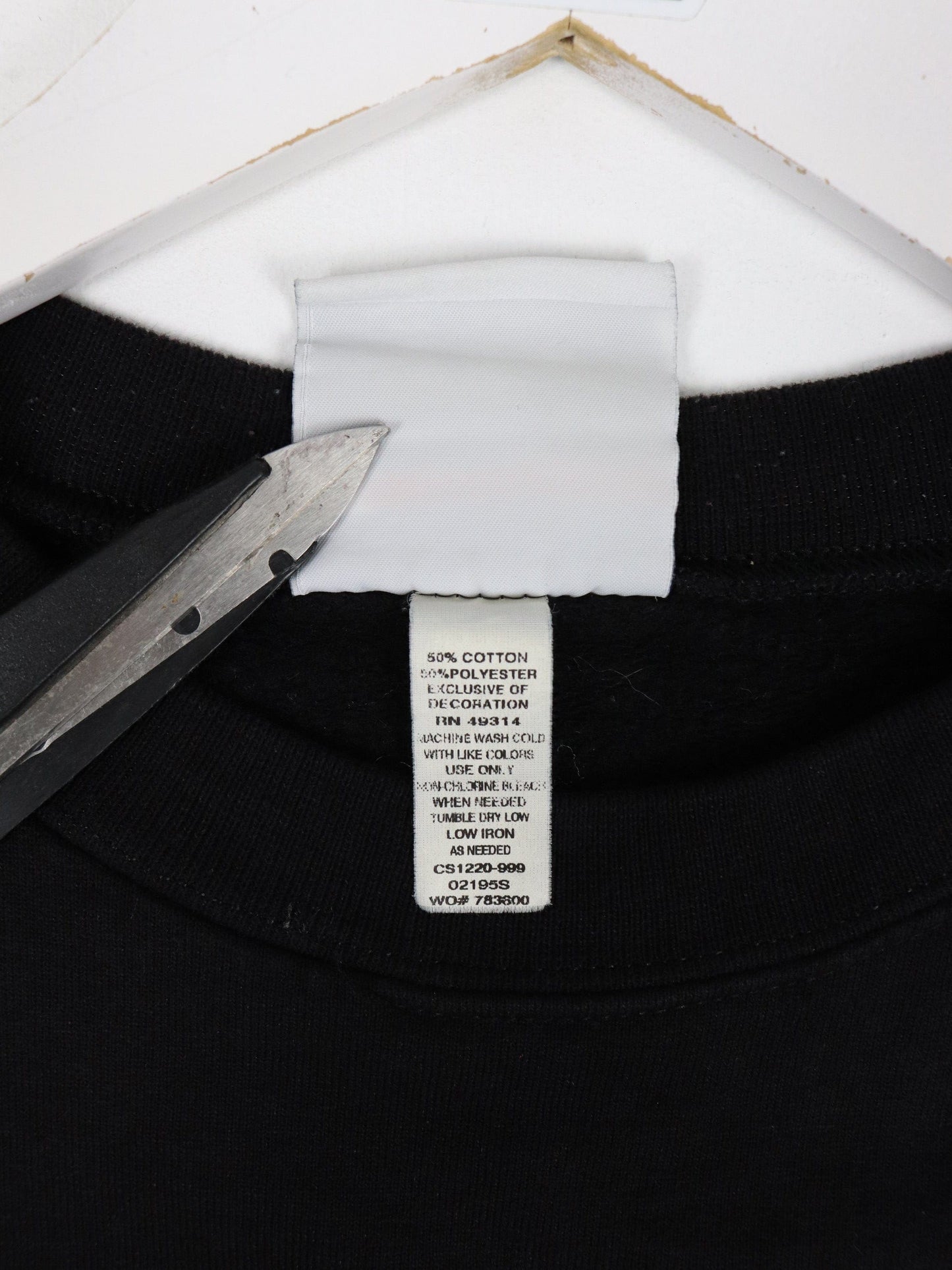 Le Moyne Sweatshirt Mens Small Black College Champion from propervintagecanada