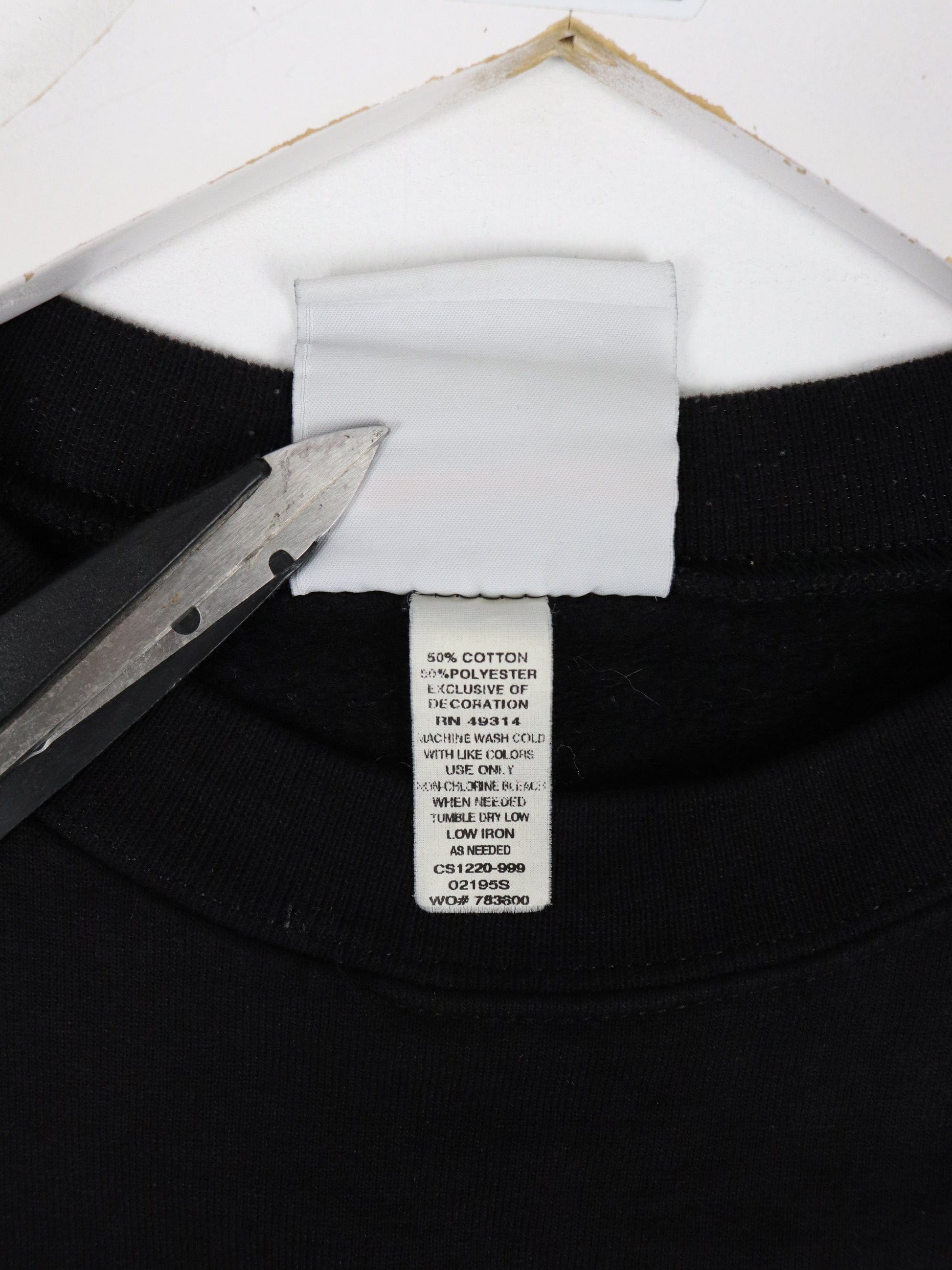 Le Moyne Sweatshirt Mens Small Black College Champion from propervintagecanada