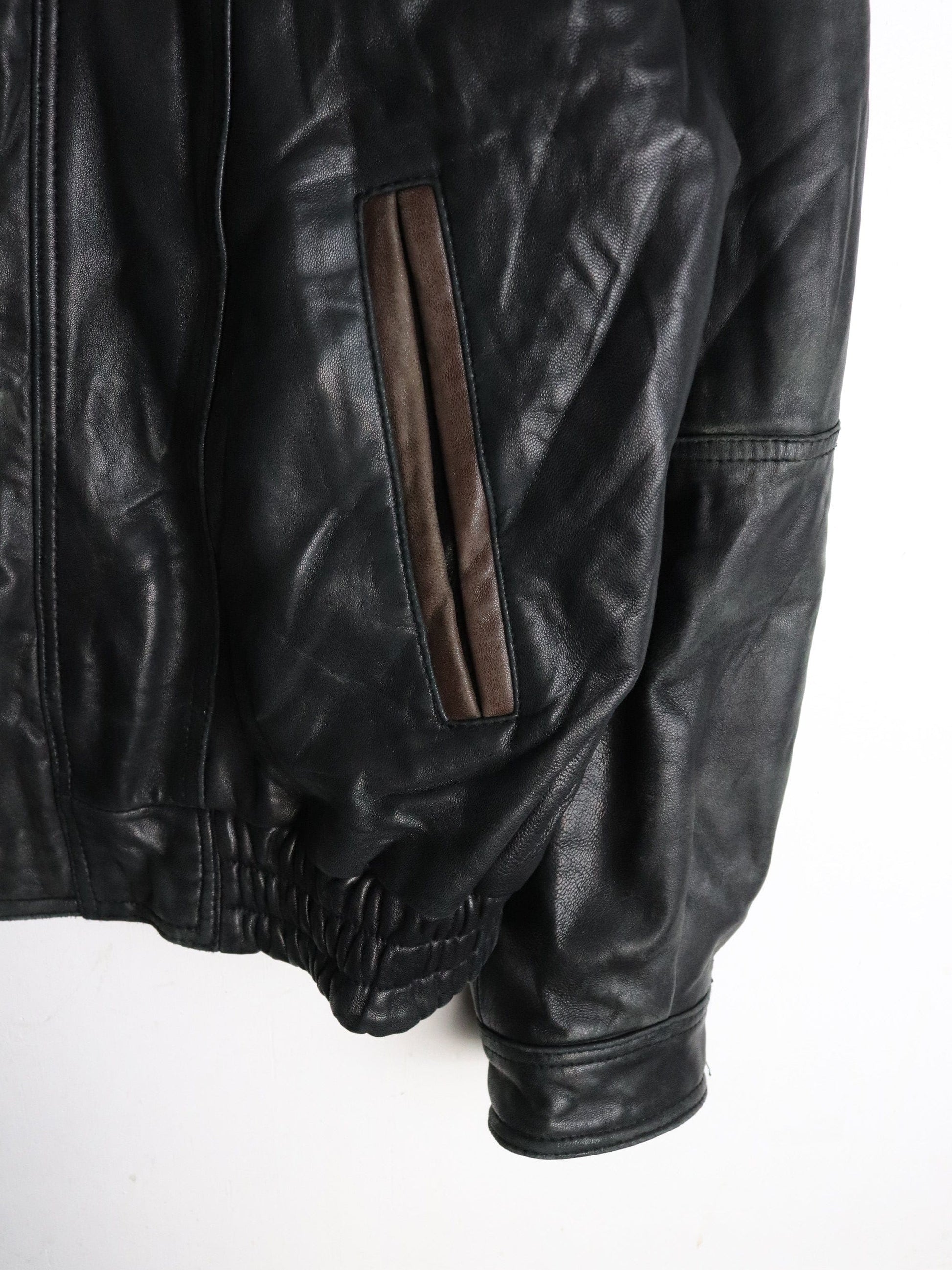 Leonardo's Jacket Mens Small Black Leather Coat from propervintagecanada