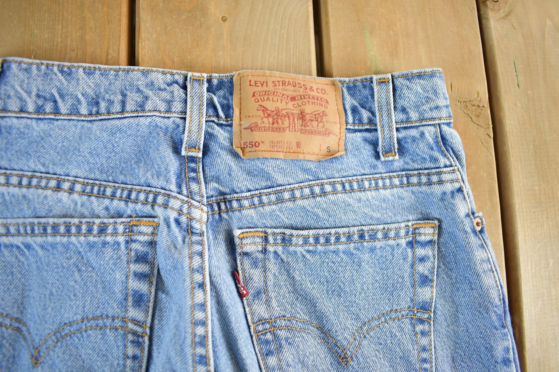 Levi's Clothing > Women's Clothing > Jeans Vintage 1990s Levi's 550 Denim Jeans Women's 28 x 29
