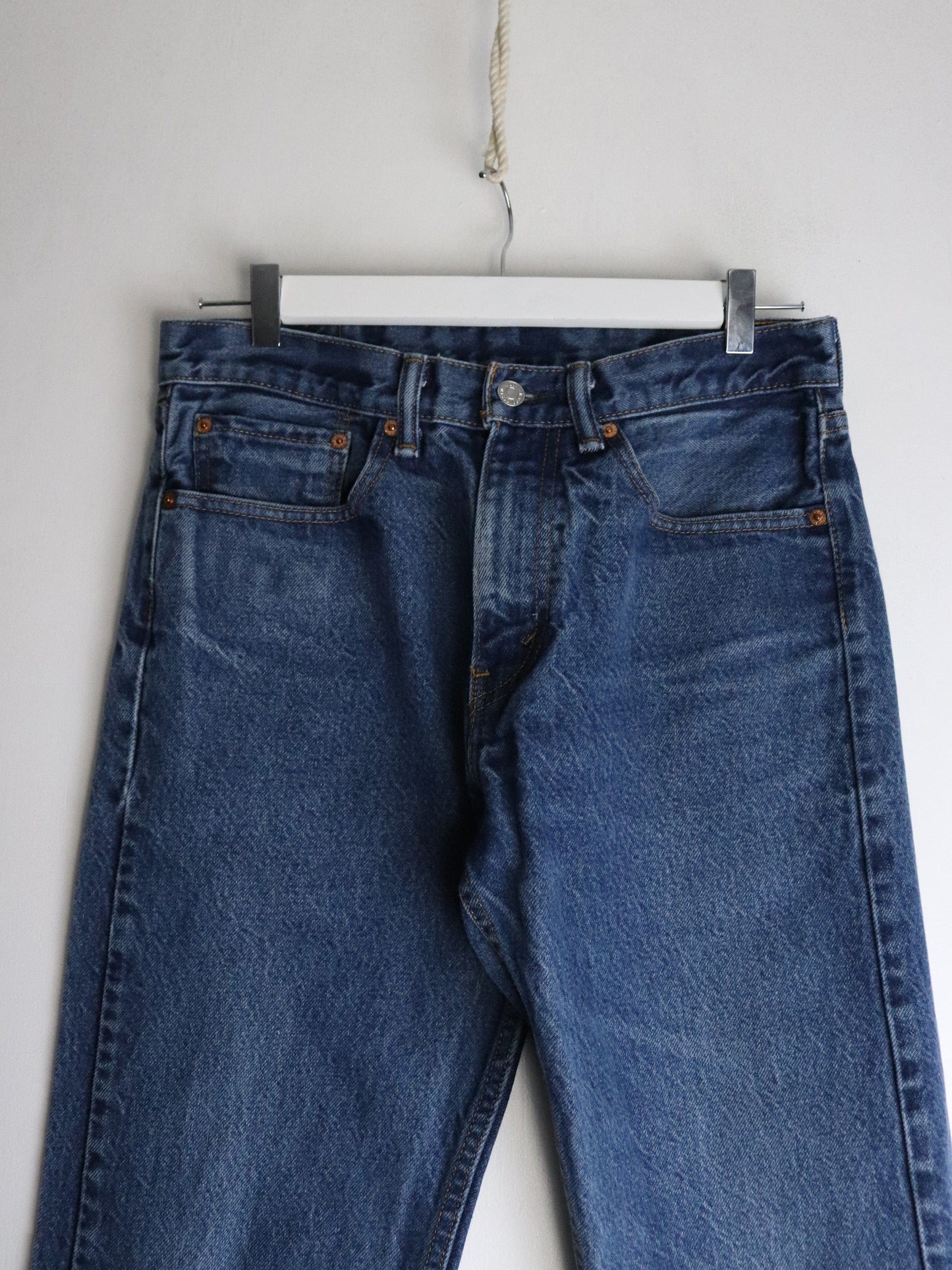 Levi's Denim Jeans Mens 31 x 32 Blue 505 Regular Fit from propervintagecanada
