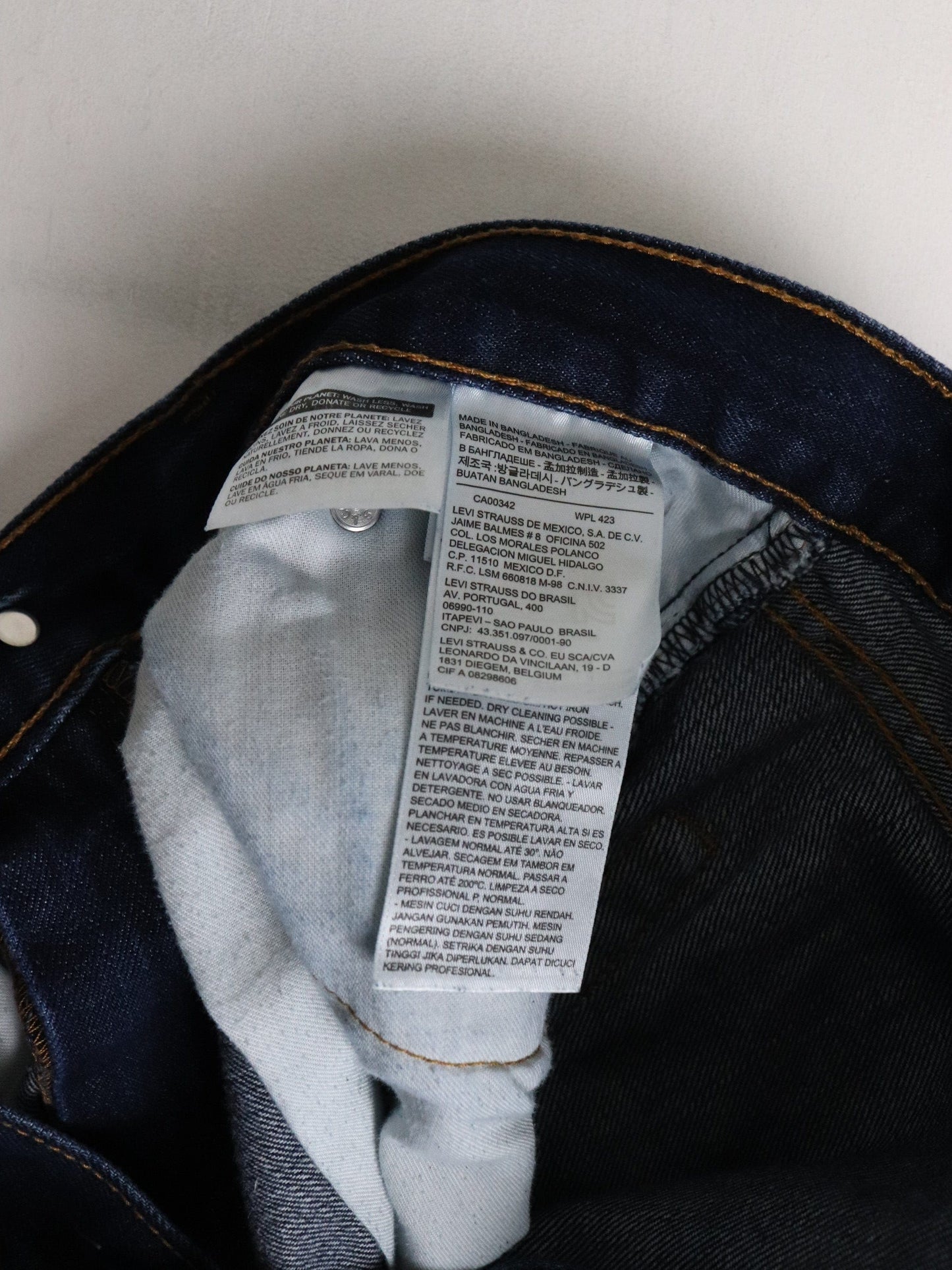 Levi's Denim Jeans Mens 33 x 32 Blue 505 Regular Fit from propervintagecanada