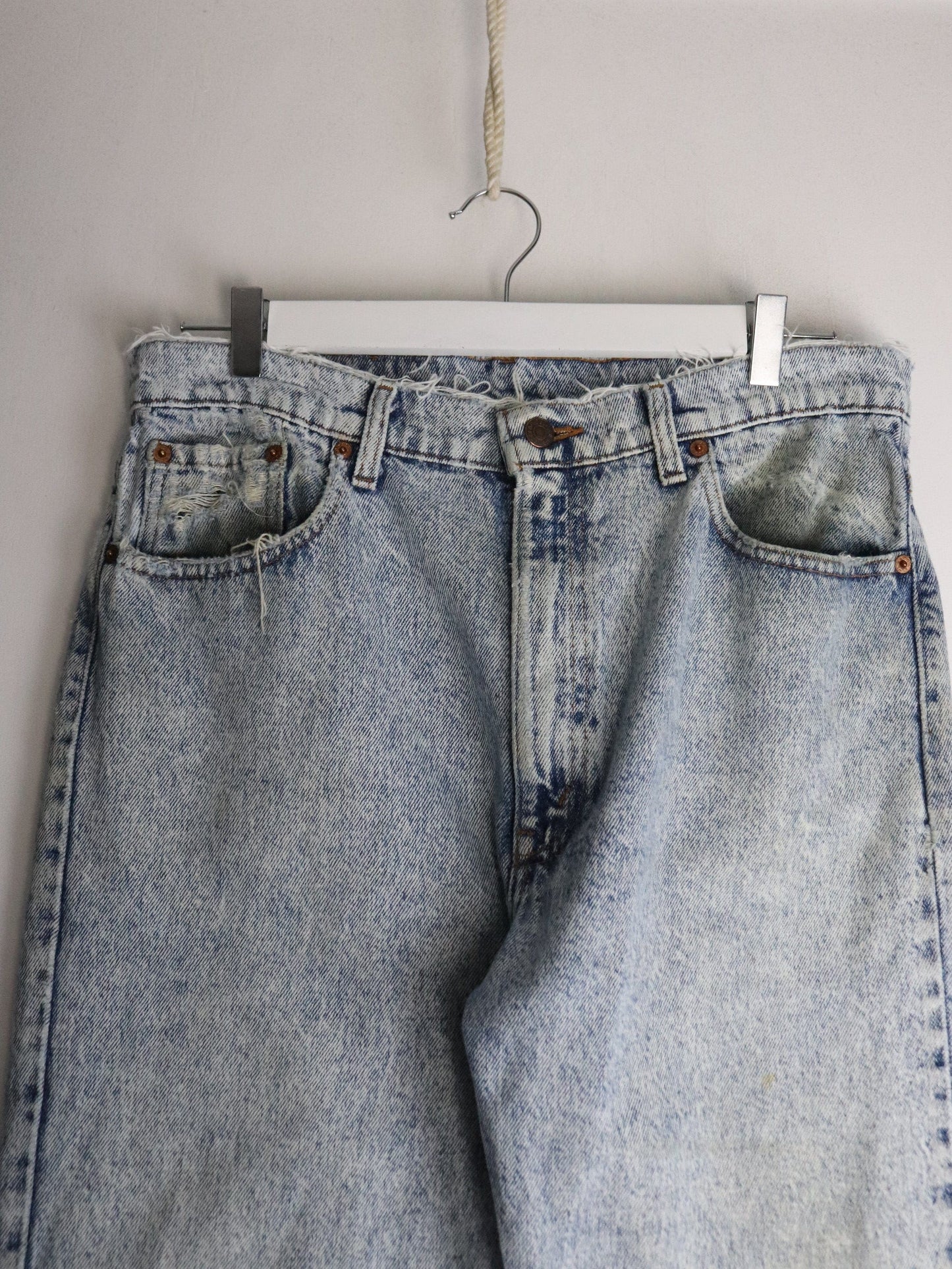 Levi's Denim Jeans Mens 34 x 30 Blue 505 Regular Fit from propervintagecanada