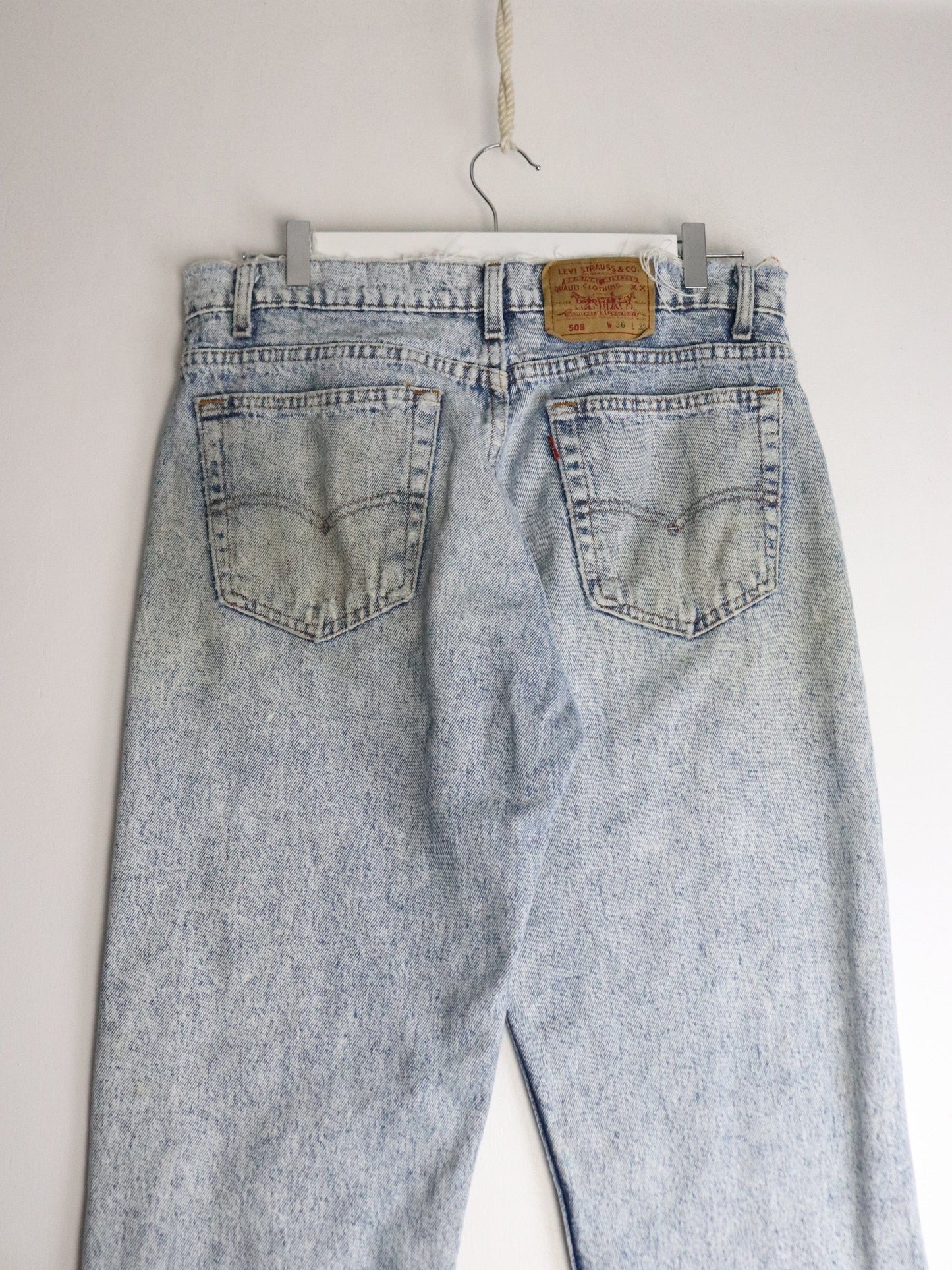 Levi's Denim Jeans Mens 34 x 30 Blue 505 Regular Fit from propervintagecanada