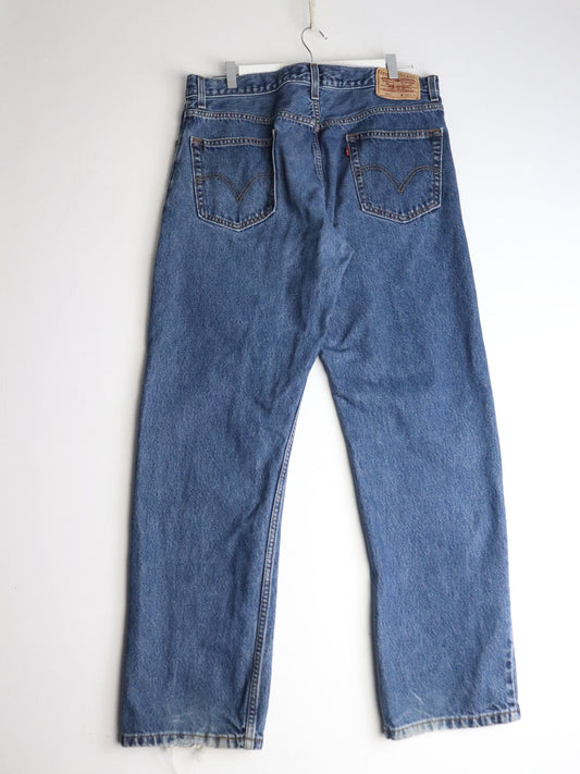 Levi's Denim Jeans Mens 36 x 32 Blue 505 Regular from propervintagecanada