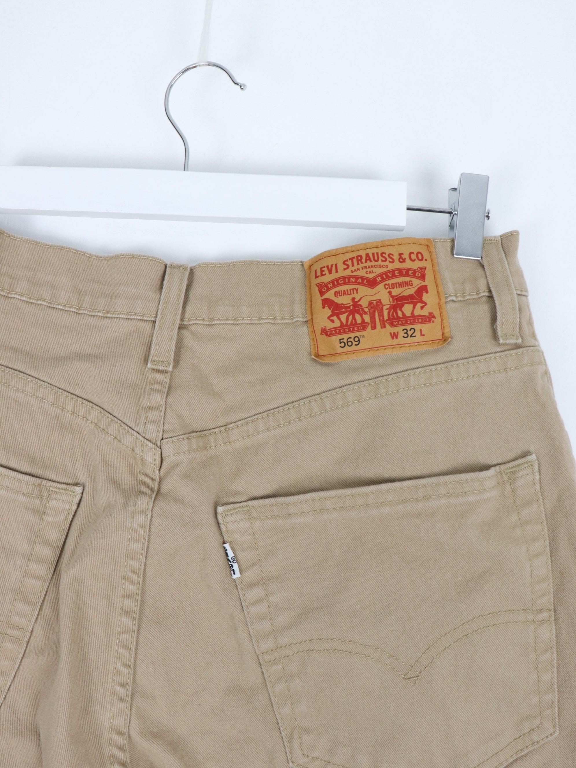 Brown best sale levi shorts