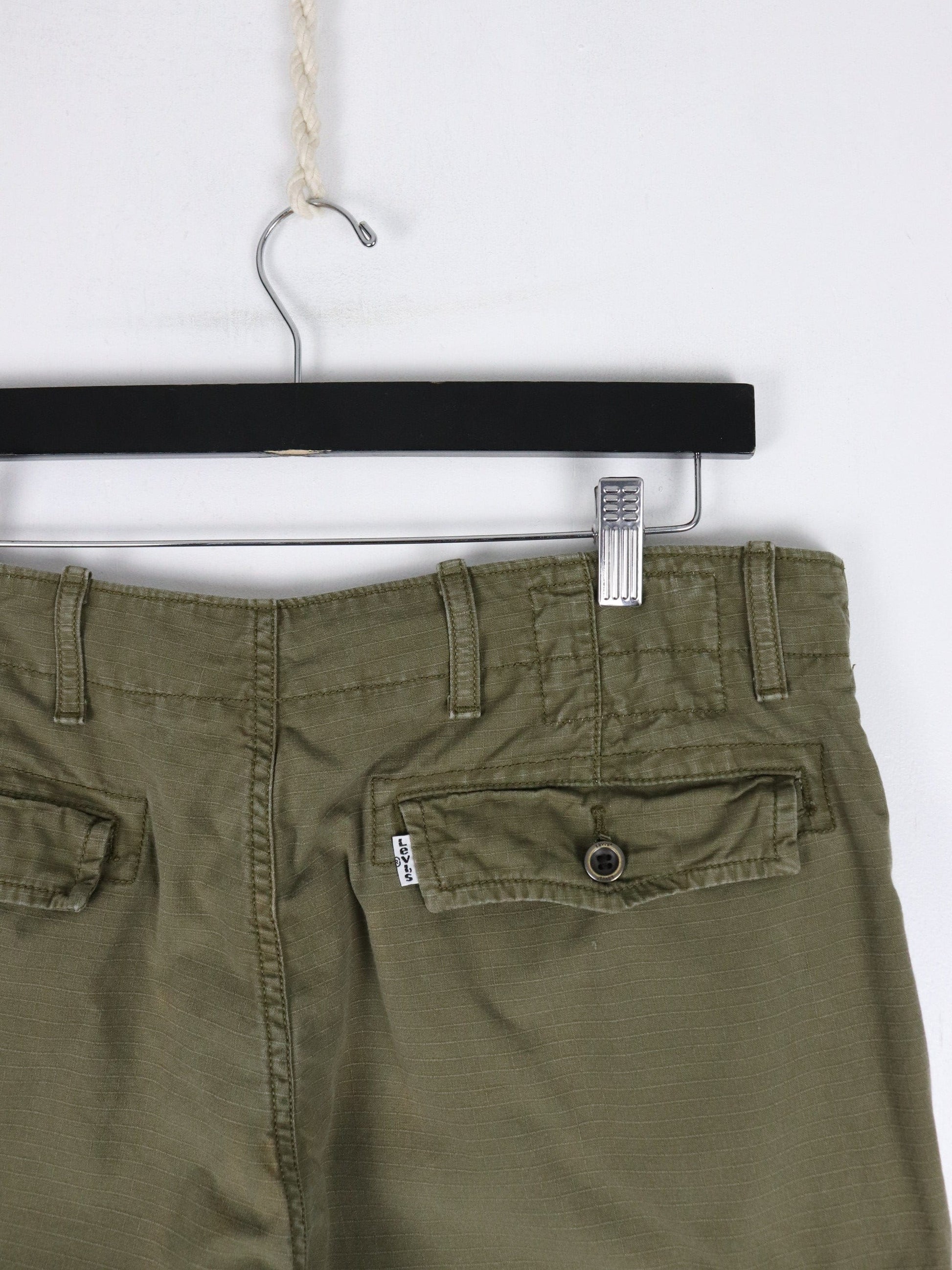 Levi's Shorts Levi's Shorts Mens 33 Green Cargo