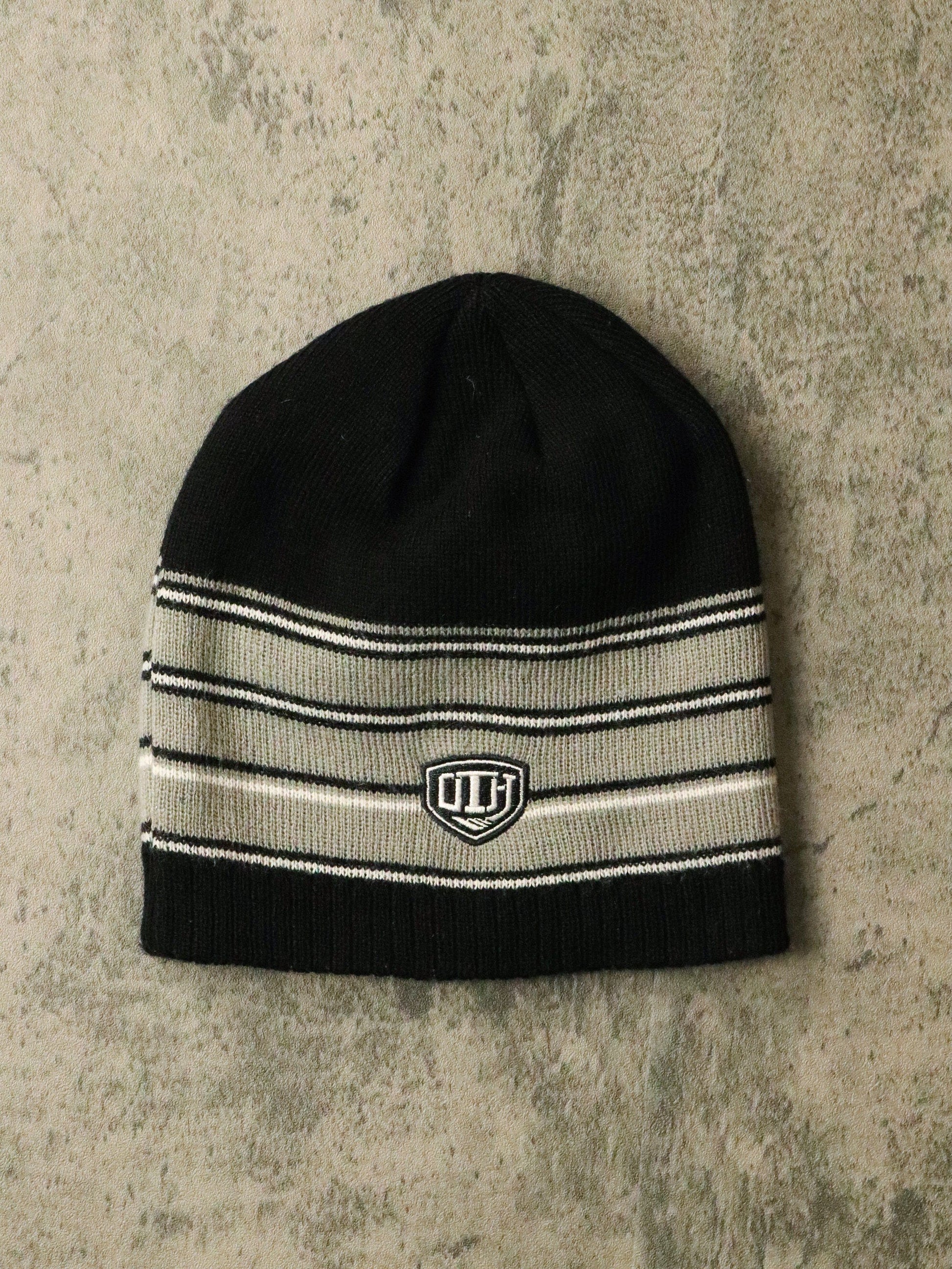 Los Angeles Kings Beanie Adult Black NHL from propervintagecanada