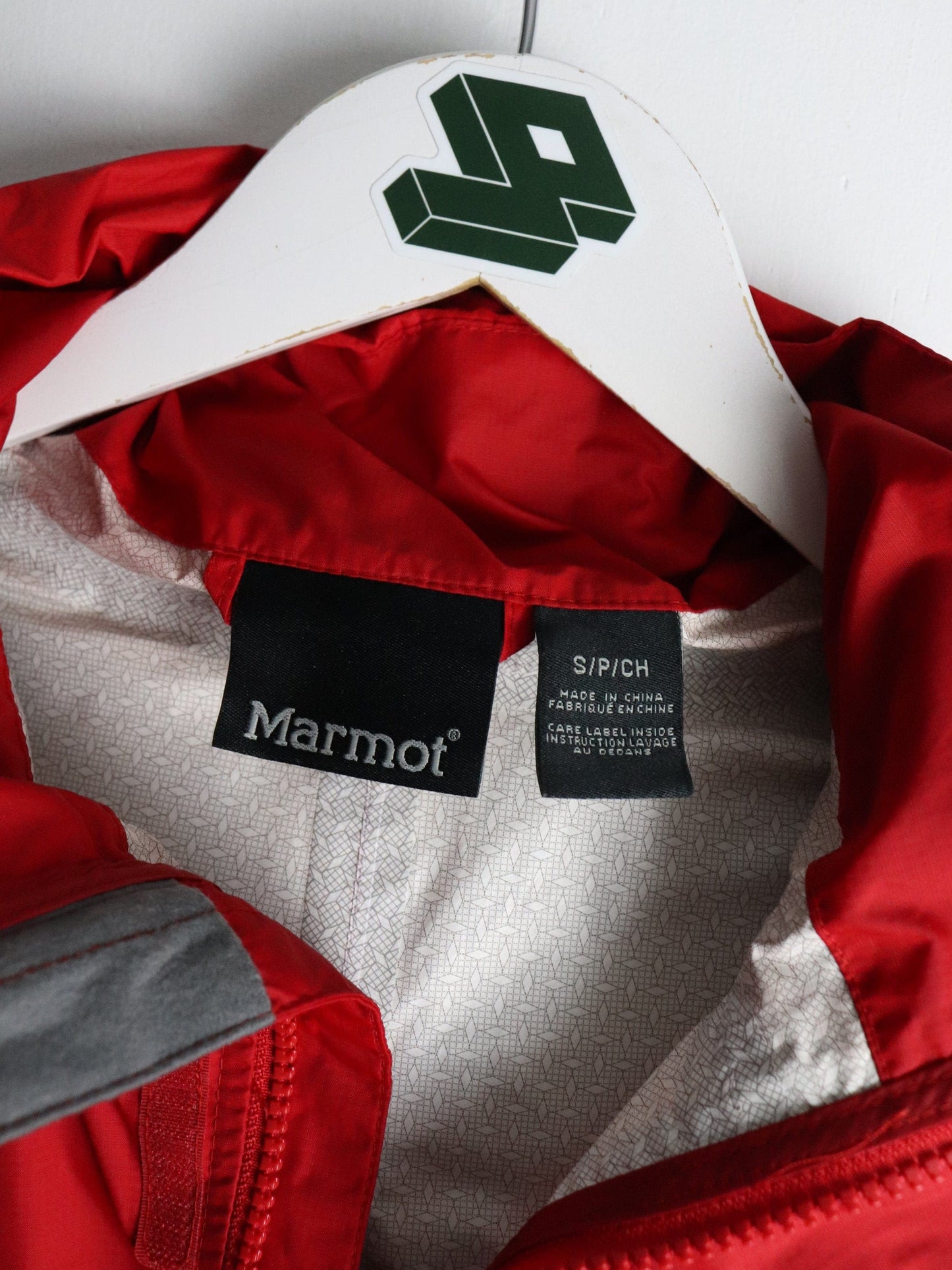 Marmot Jacket Mens Small Red Windbreaker from propervintagecanada