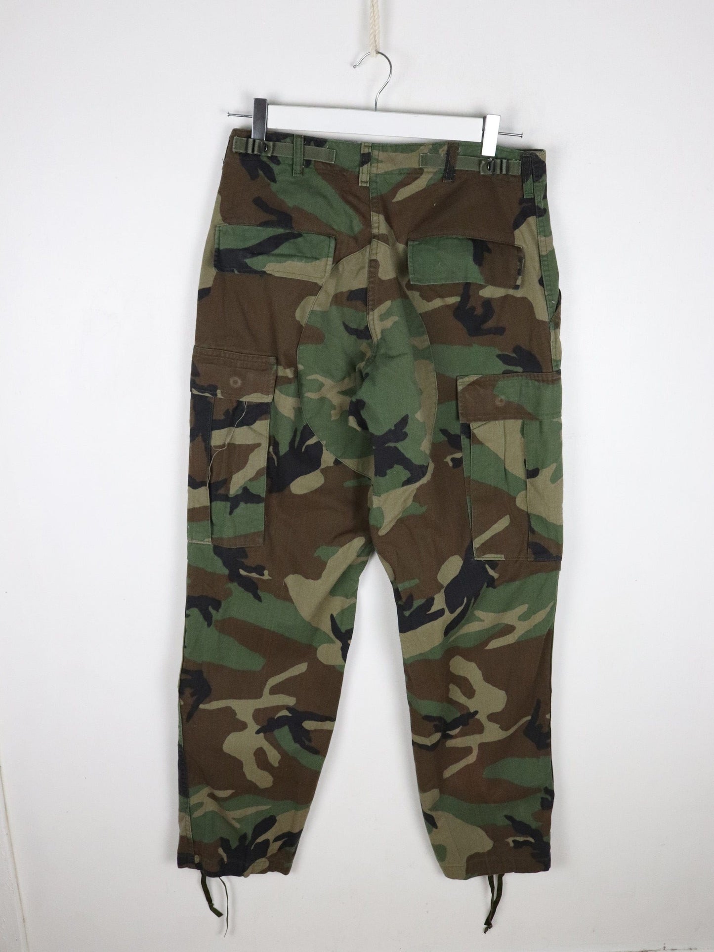 Military Cargo Pants Mens 30 x 32 Brown Camo from propervintagecanada