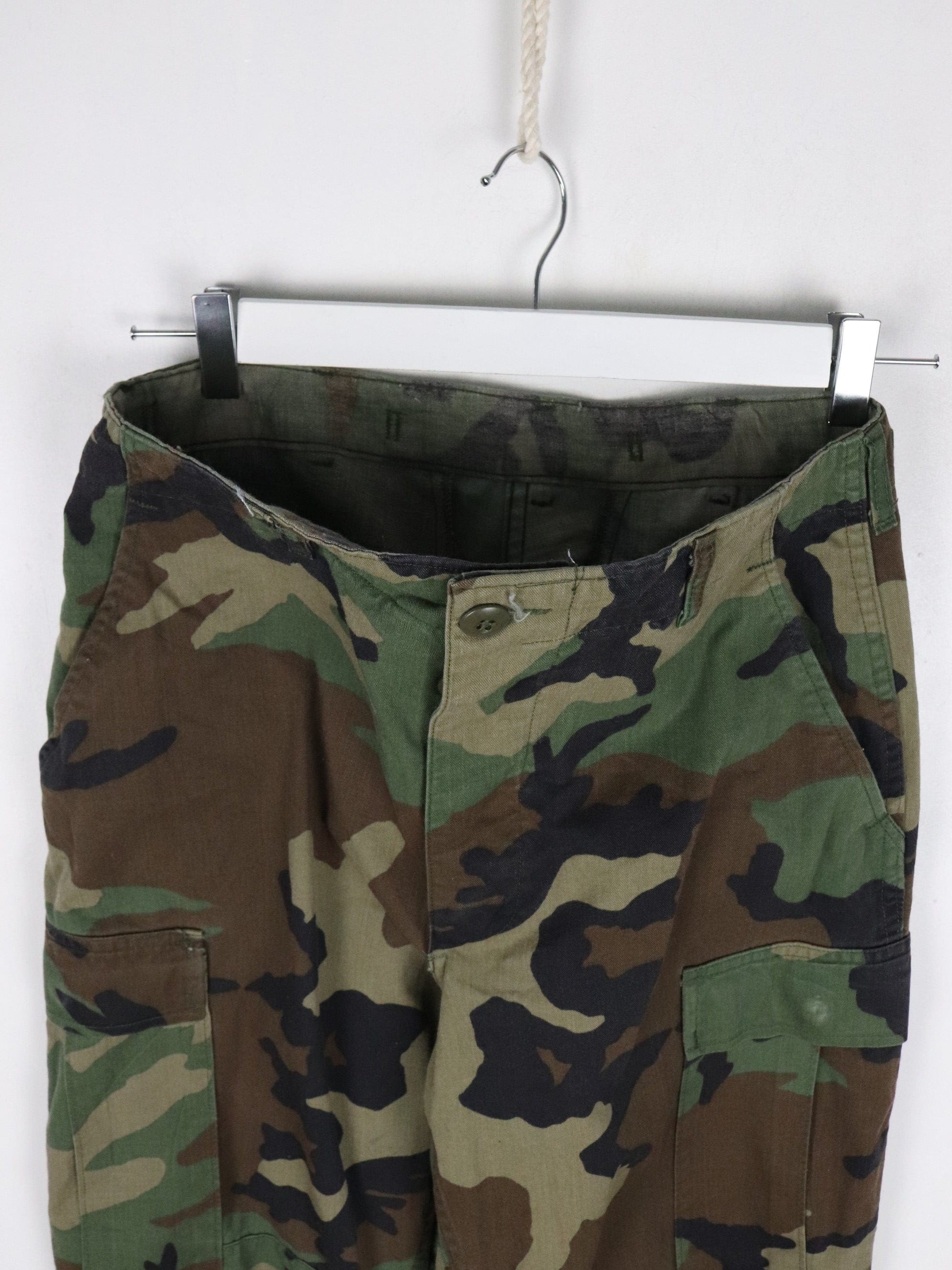 Military Cargo Pants Mens 30 x 32 Brown Camo from propervintagecanada