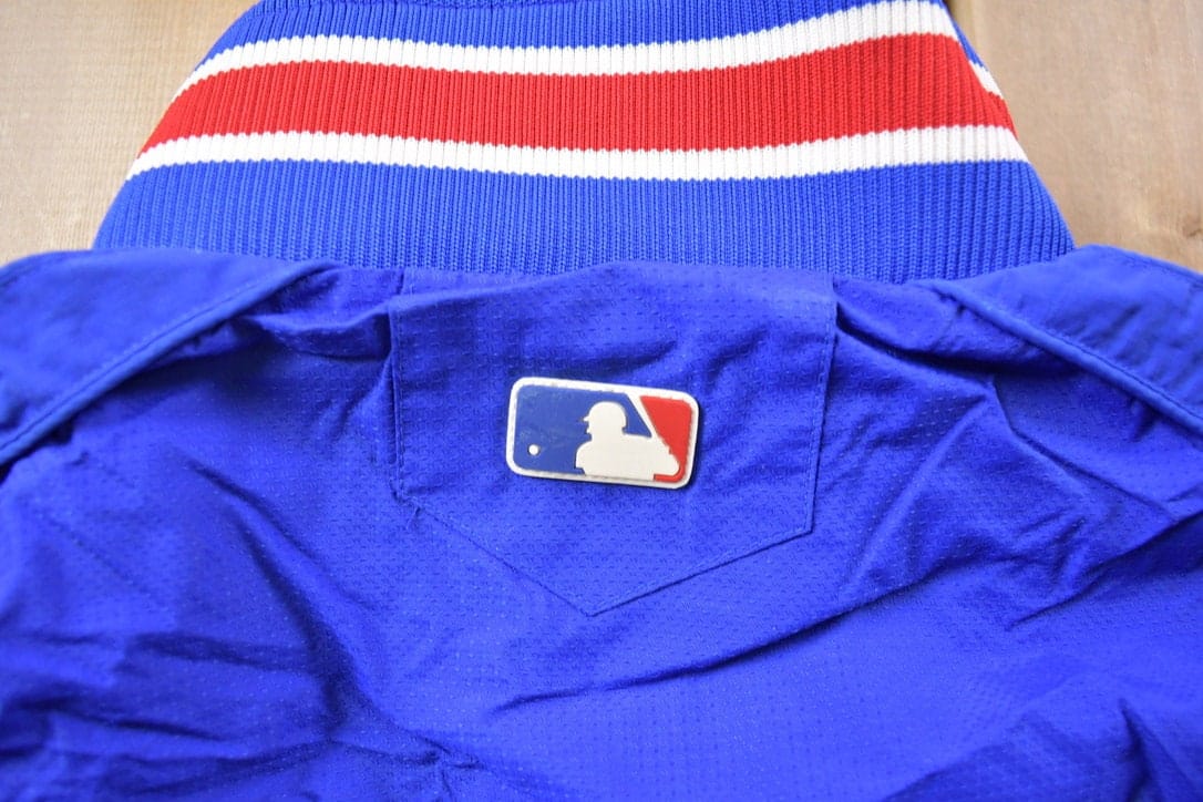 MLB Clothing > Gender Neutral Adult Clothing > Jackets & Coats Vintage 1990s Chicago Cubs MLB Majestic Windbreaker Baseball Sportswear Youth Large